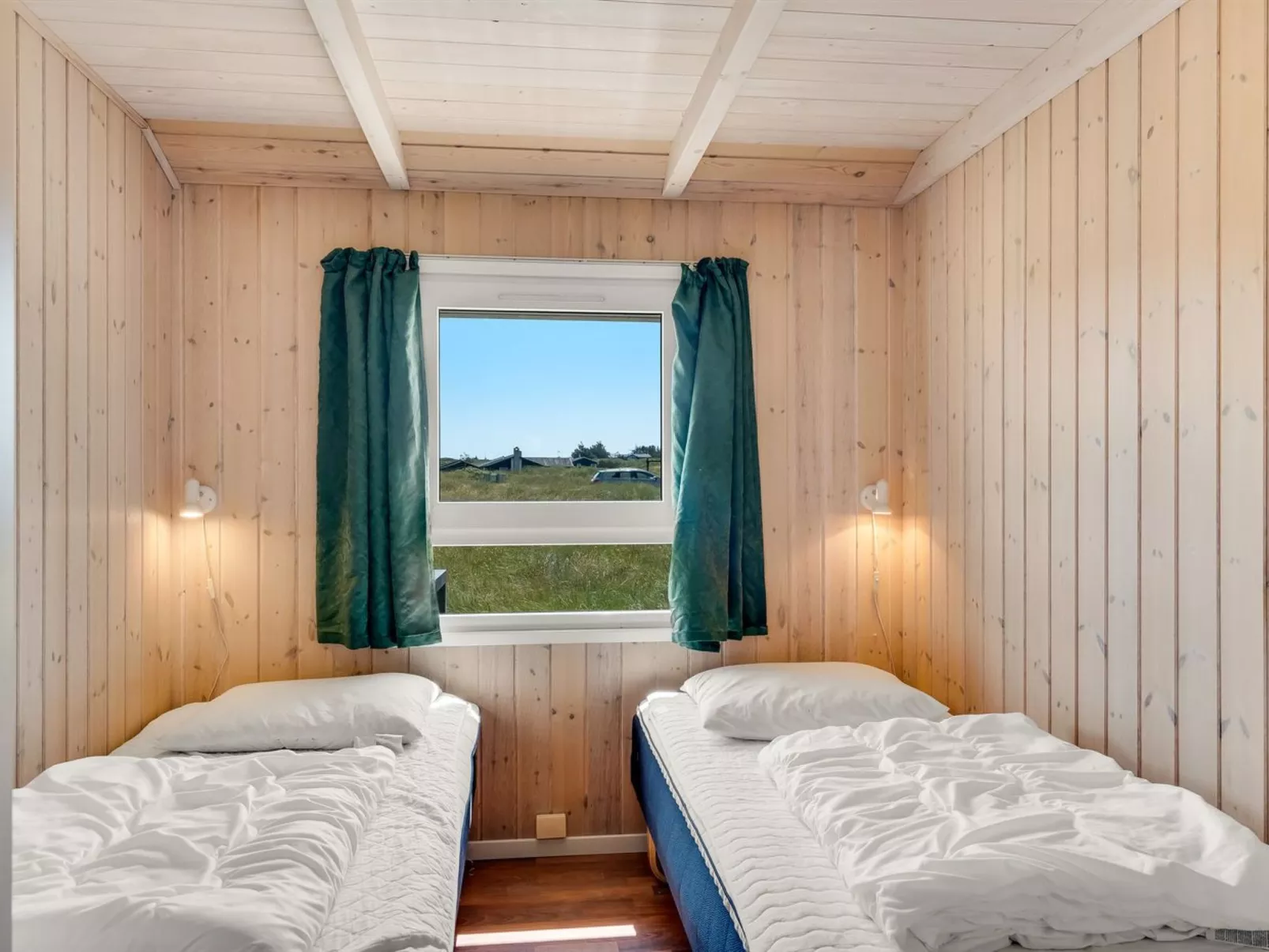 "Katla" - 400m from the sea - Binnen