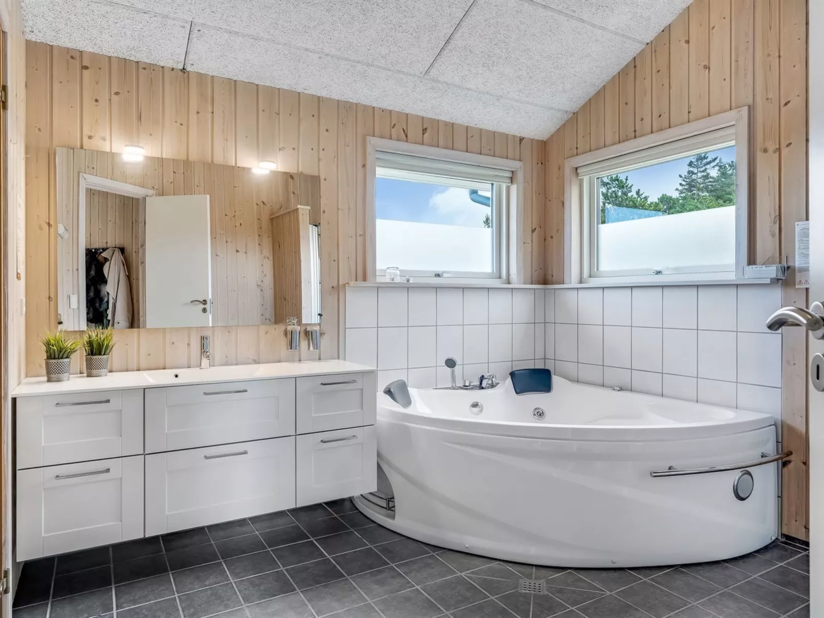 "Griselda" - 700m from the sea - Binnen