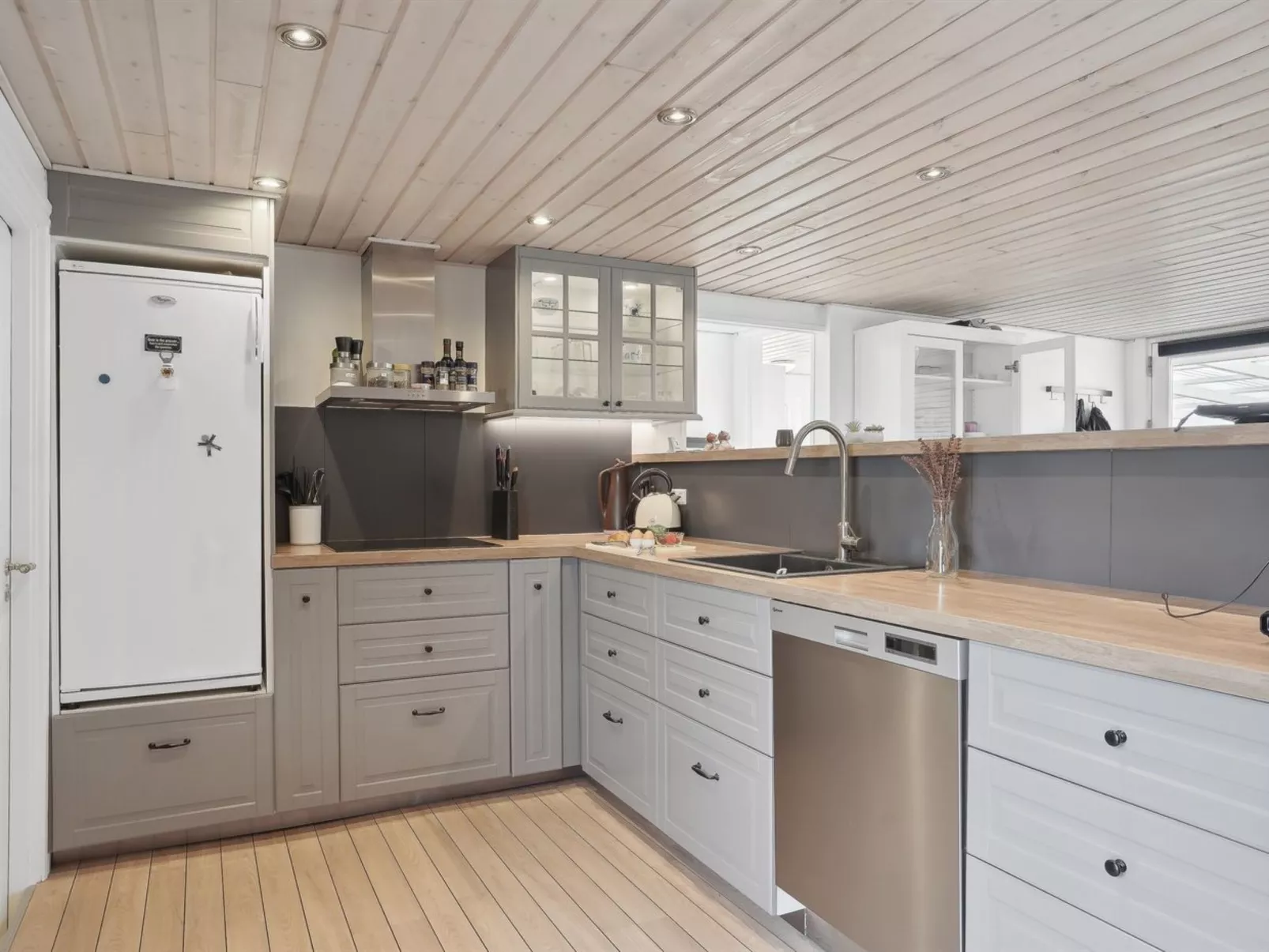 "Erhardt" - 800m from the sea-Binnen