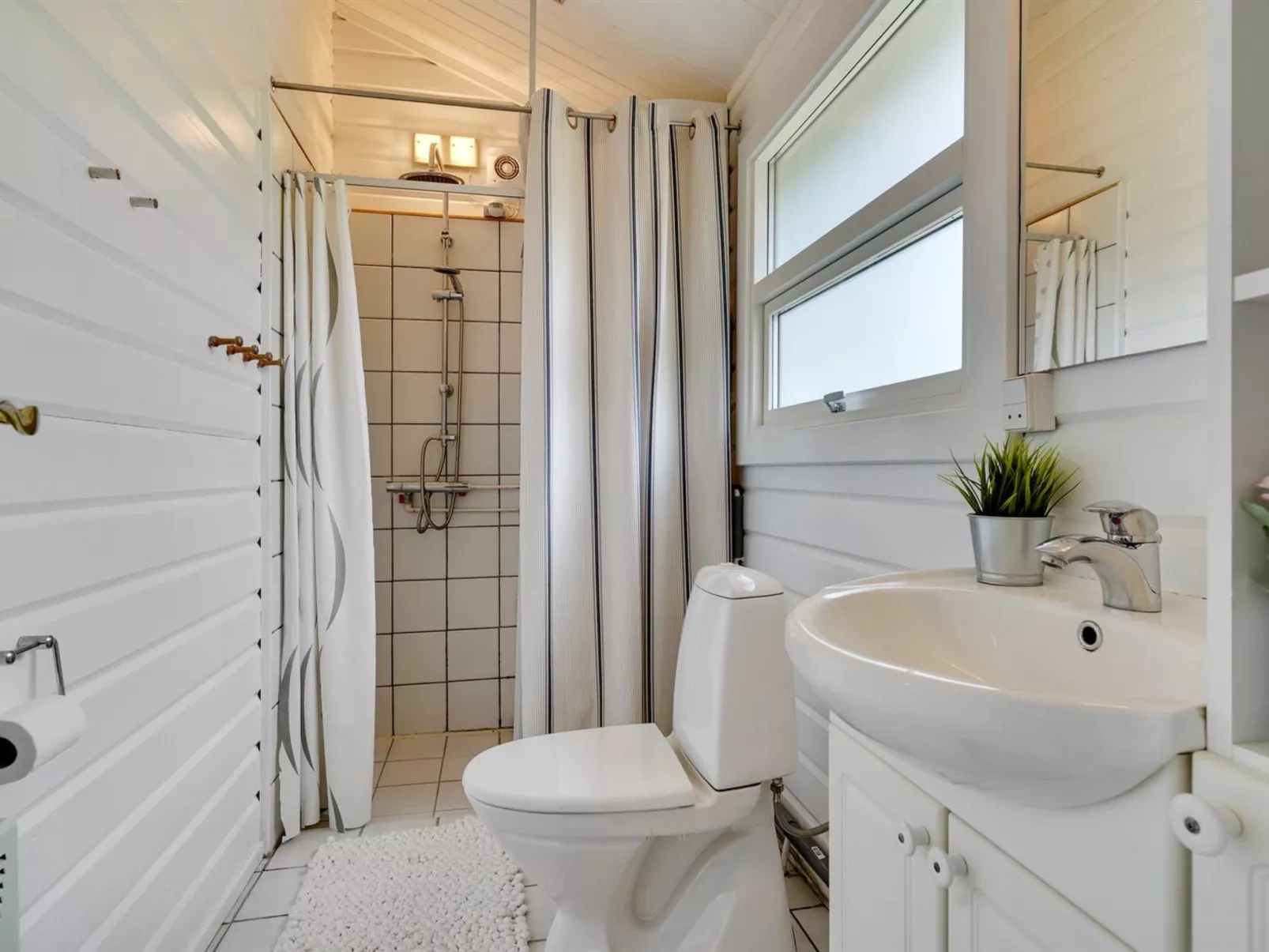 "Nahima" - 350m from the sea - Binnen