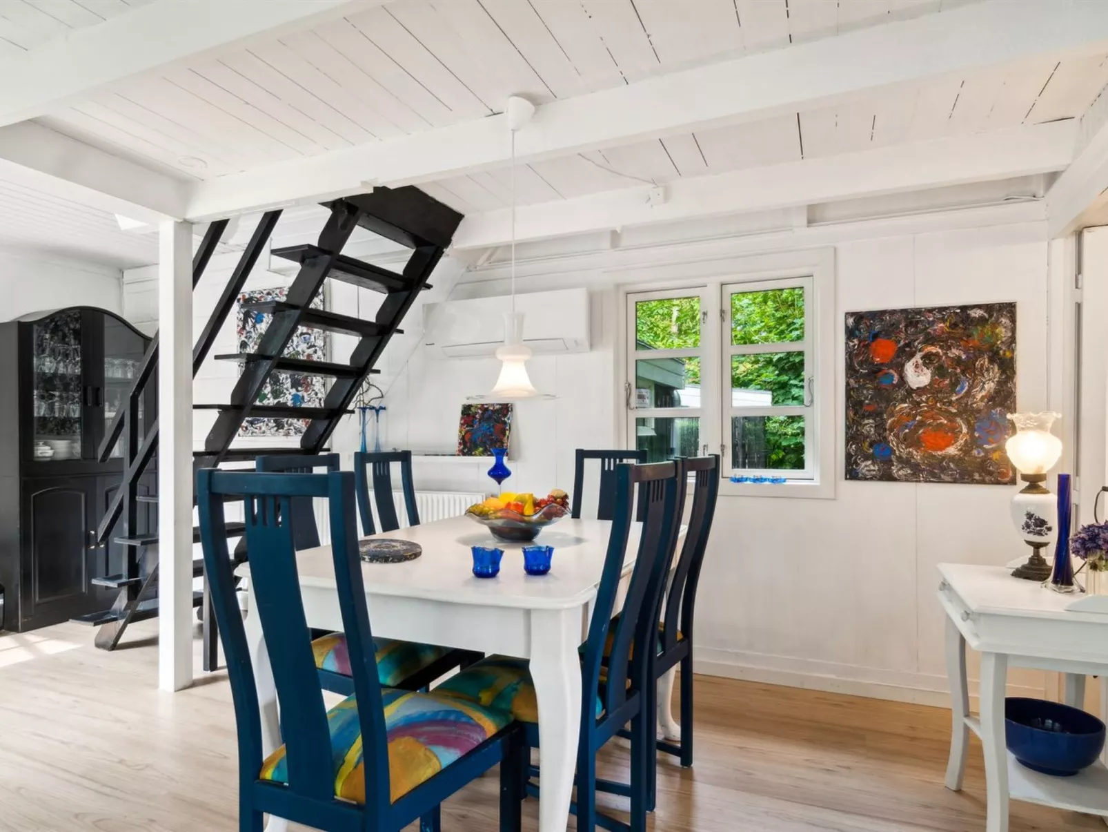 "Vesa" - 2.4km from the sea - Binnen