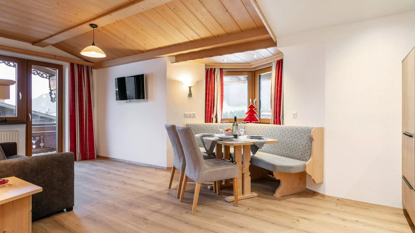 Landhaus Marchfeld Top 3 - Eetkamer