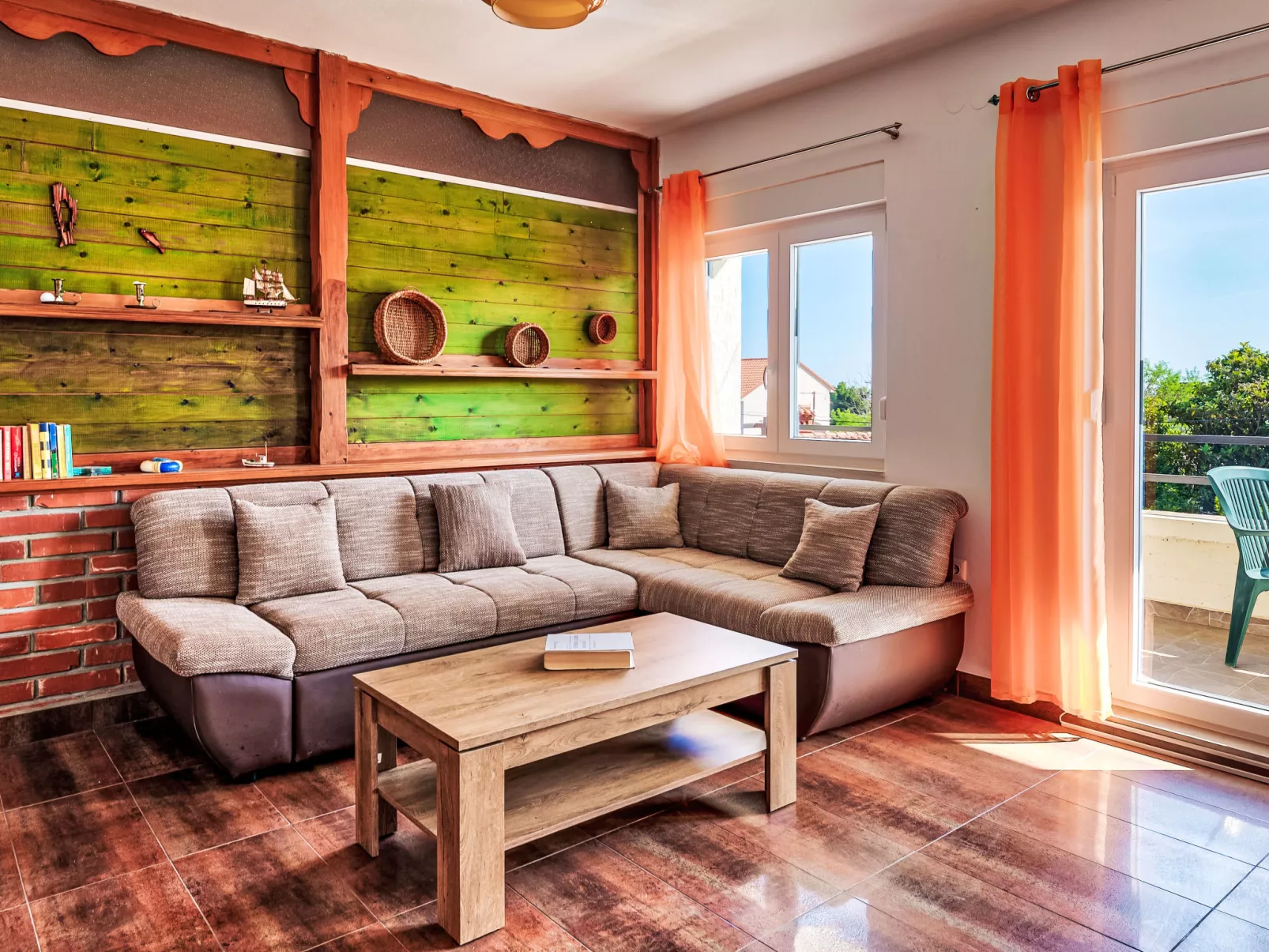 Villa mit Garten, Grill und Terrasse - Binnen