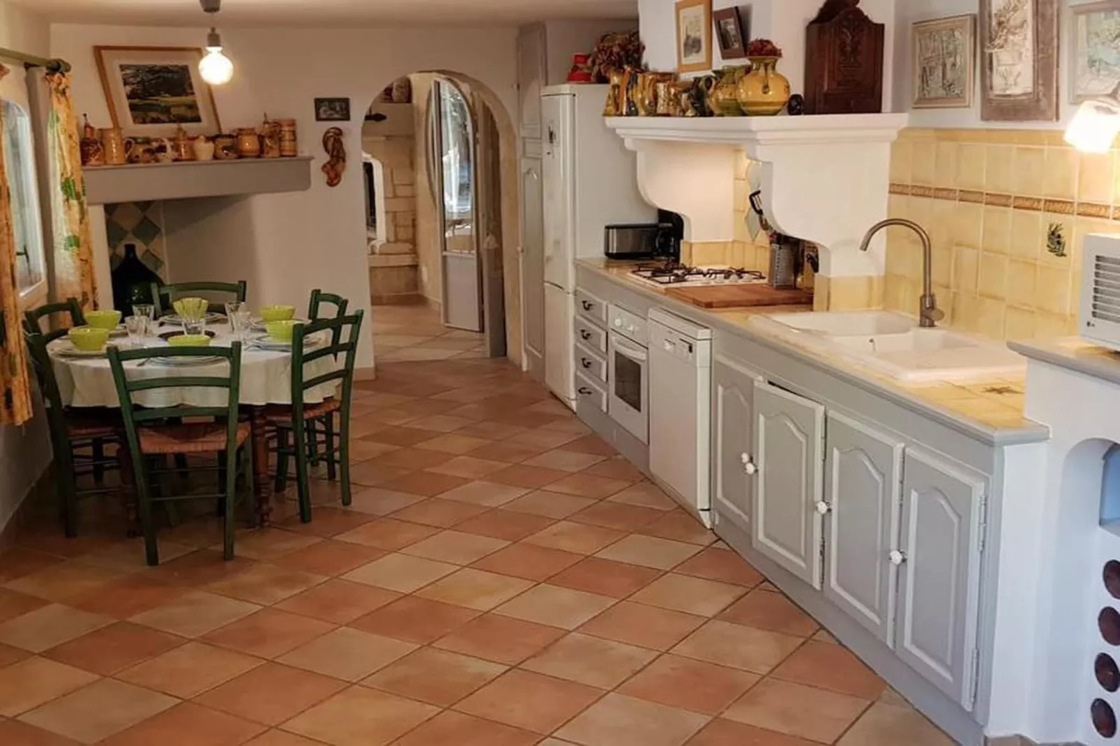 Villa cadre idyllique et reposant avec piscine-Keuken