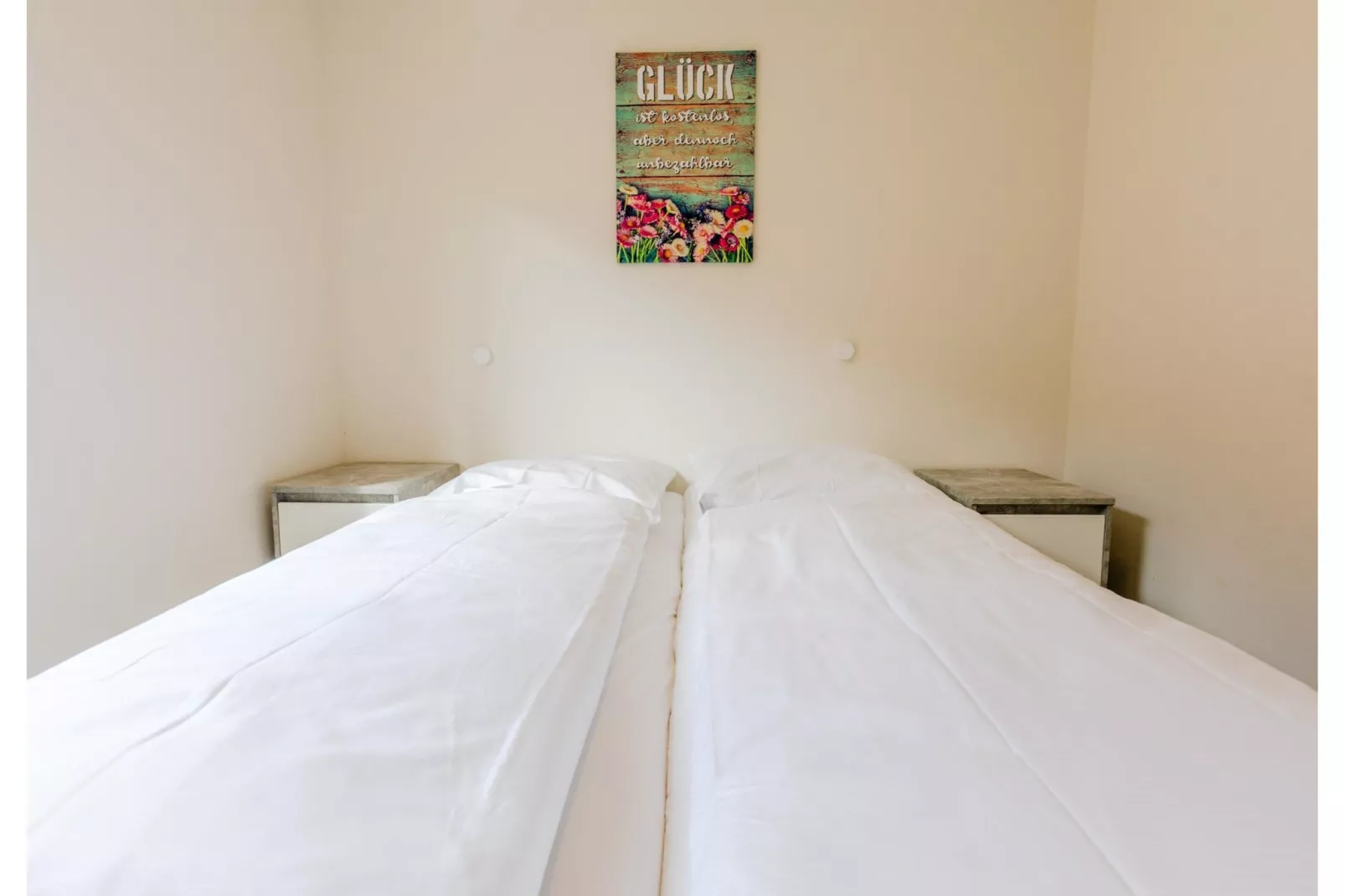 Bungalow Typ Z Campingpark Eifel-Slaapkamer