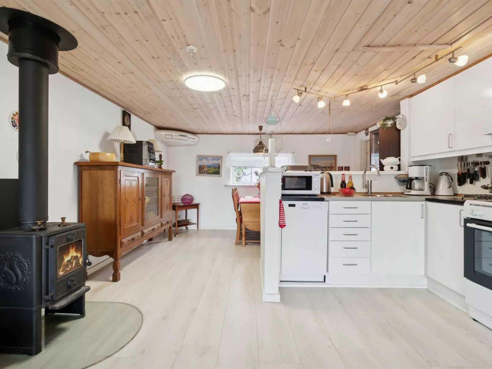 "Gottfrida" - 50m from the sea - Binnen