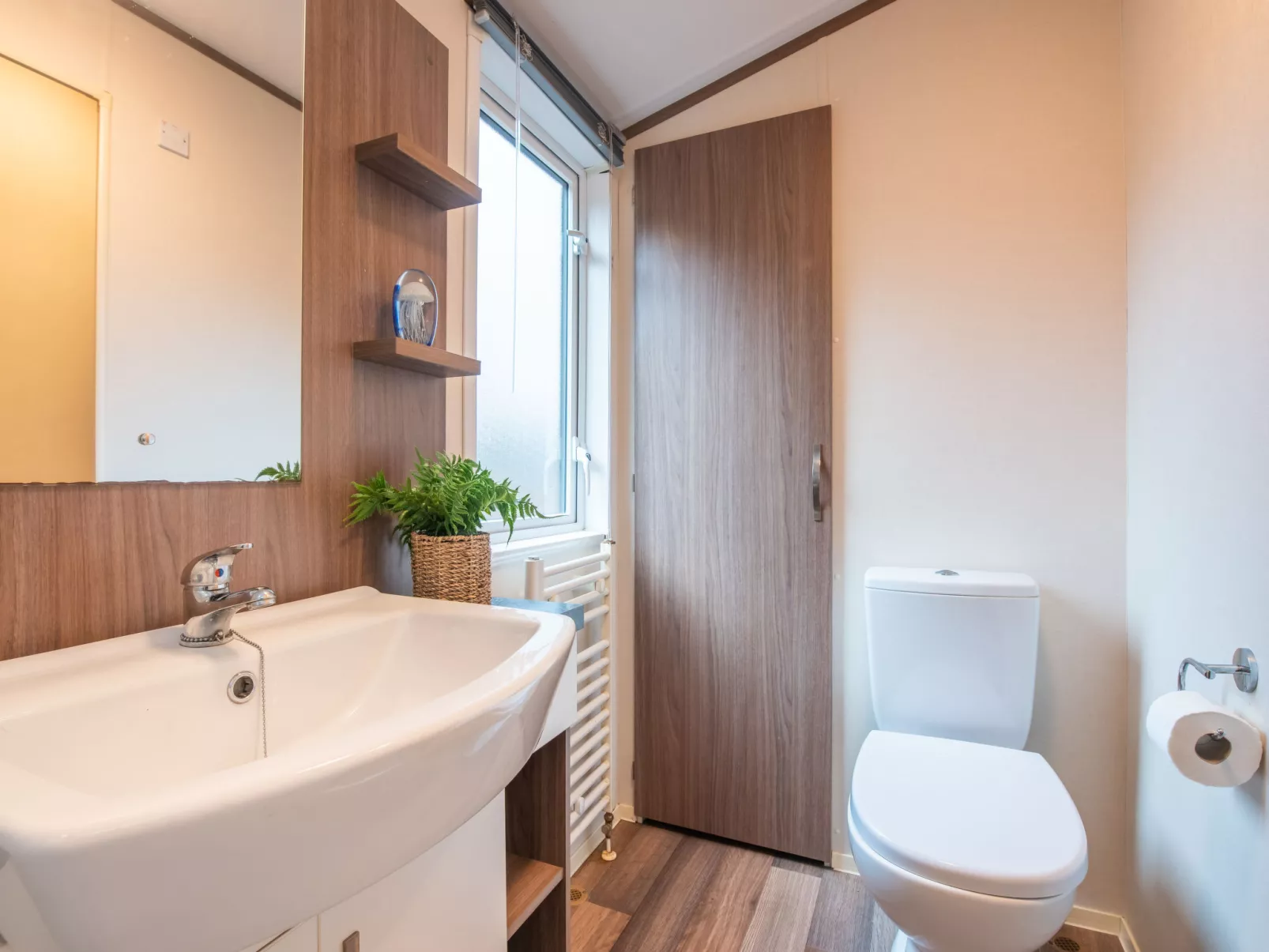 ScottishHighlands.LochNess - Binnen