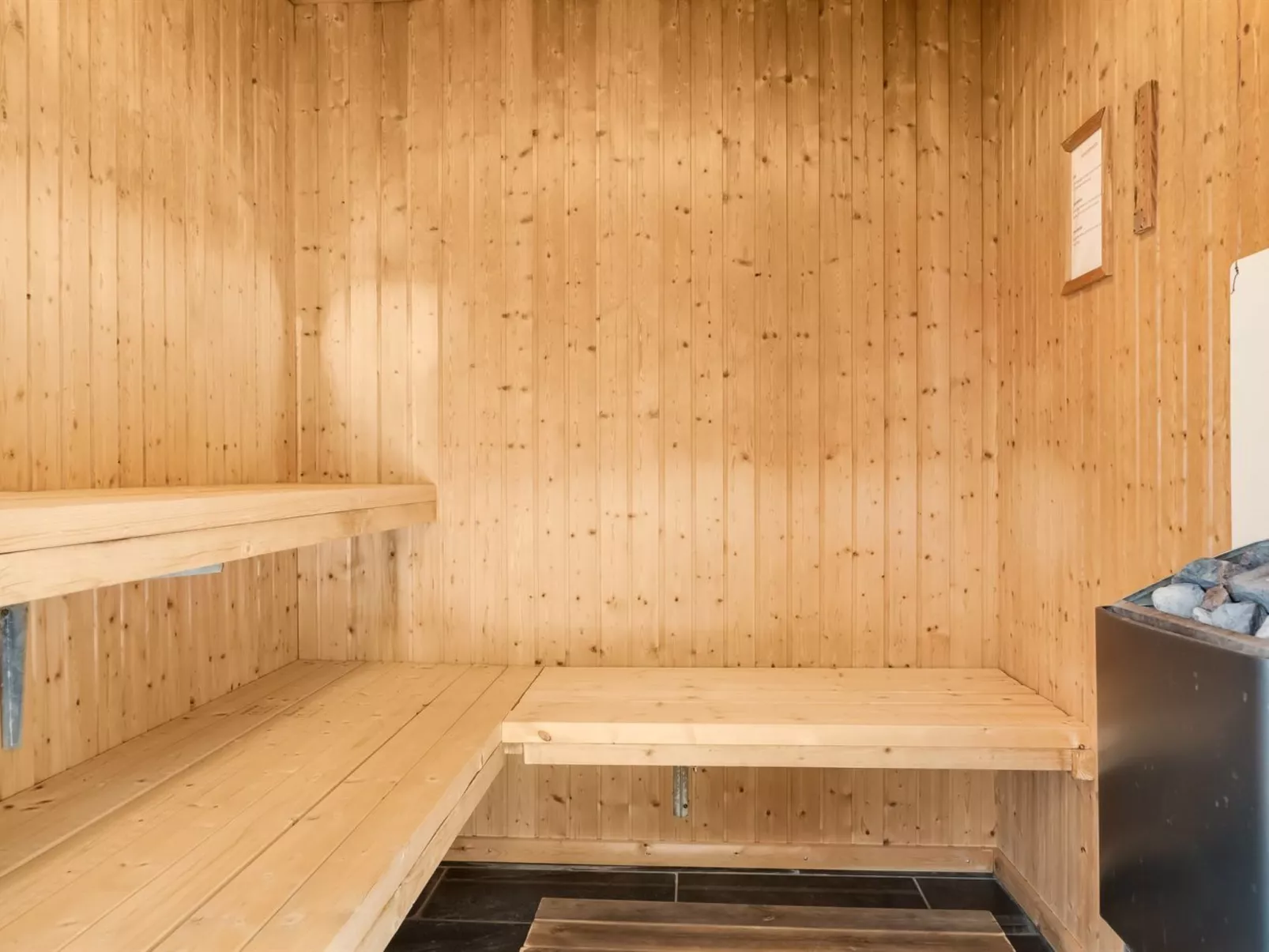 "Annvy" - 875m from the sea - Binnen