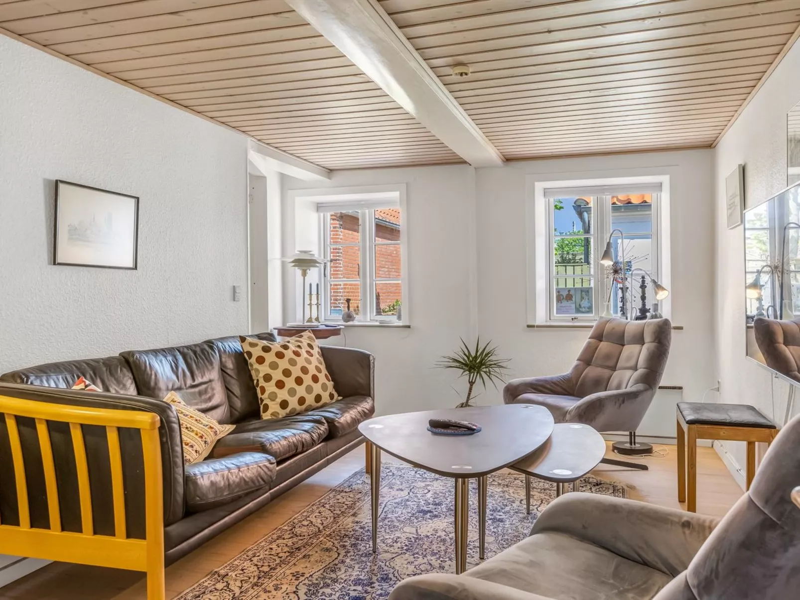 "Spase" - 23km from the sea - Binnen