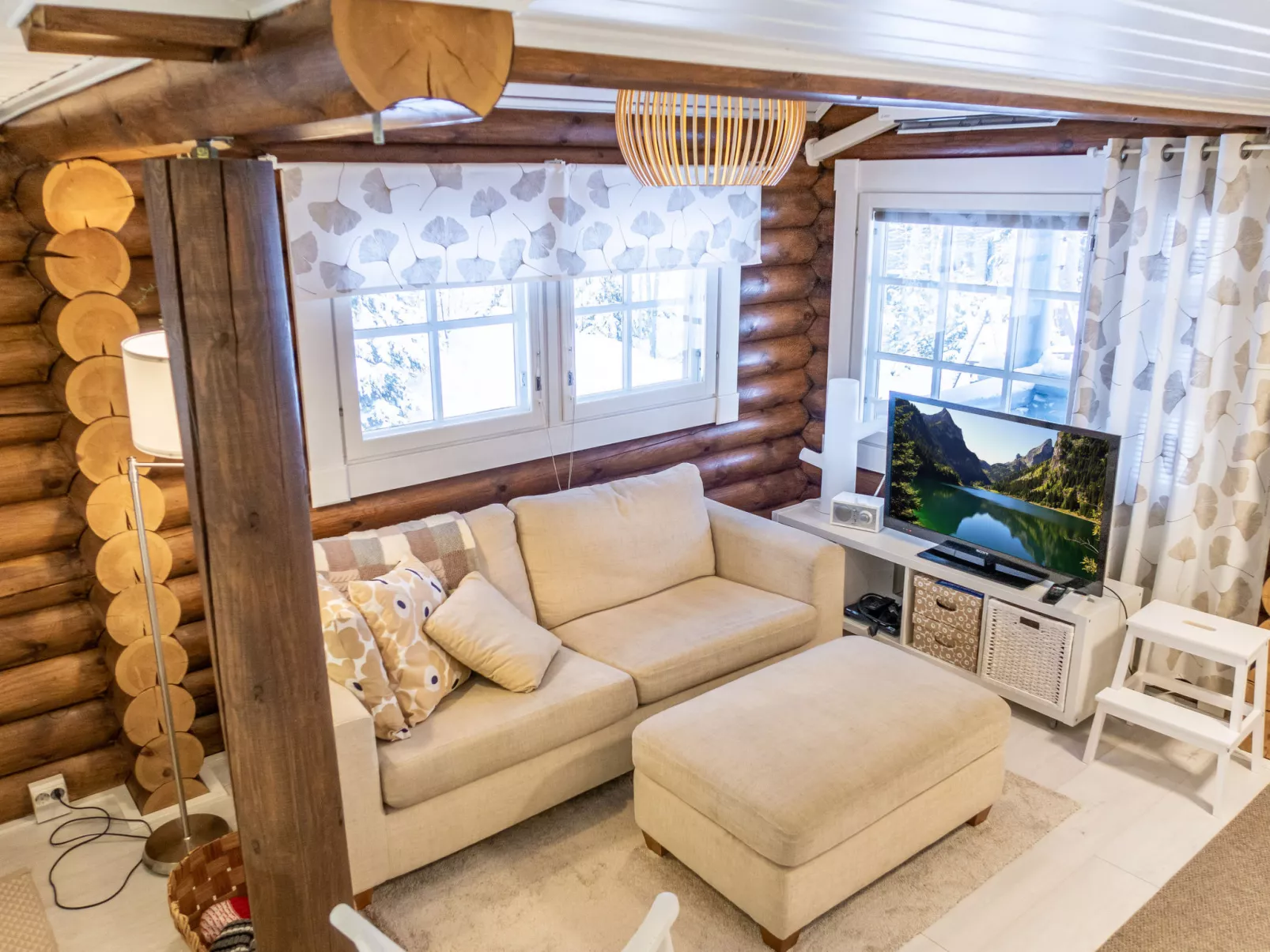 Linnanhelmi (ent. metsäpeura) - Binnen