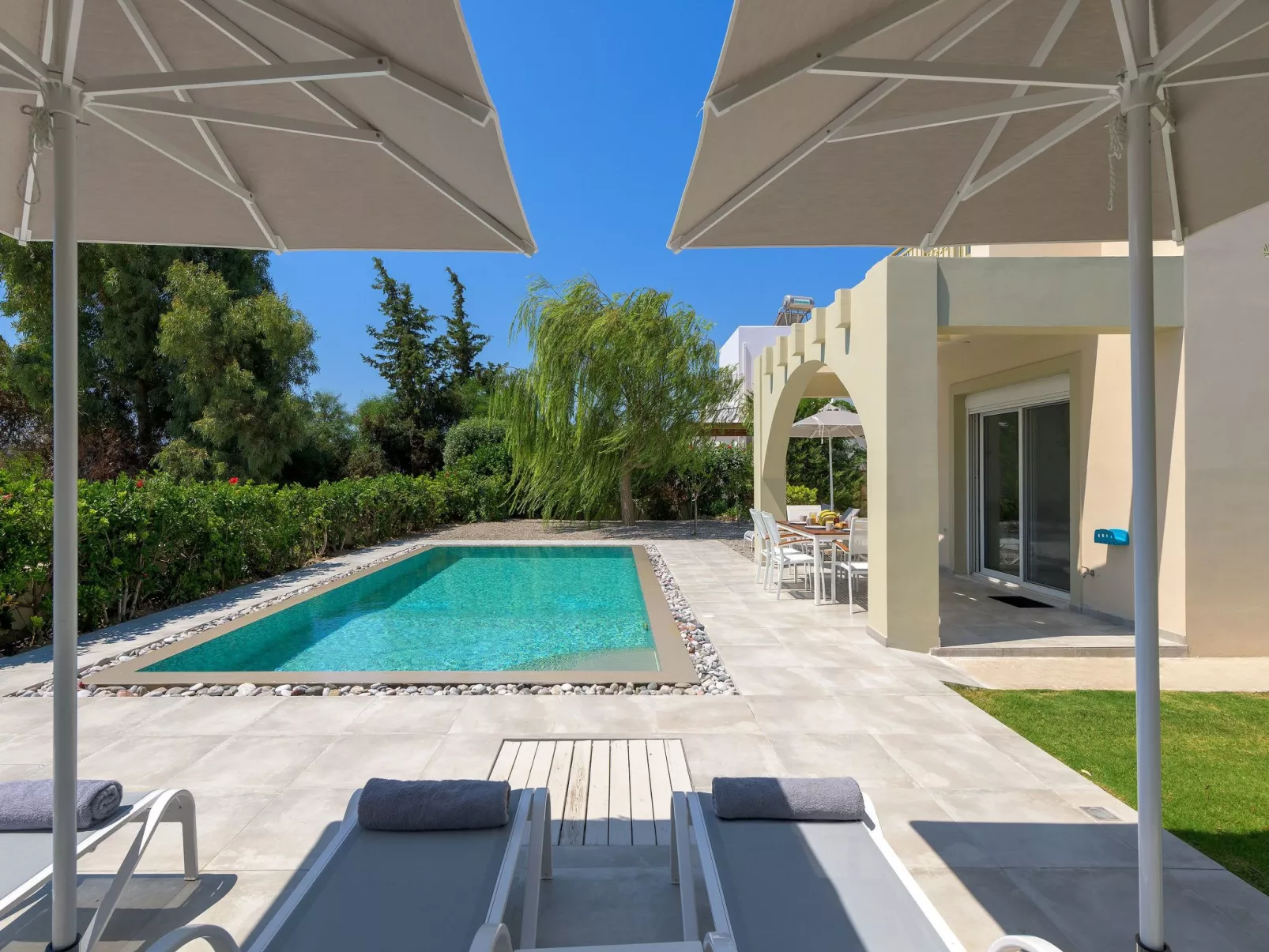 Liebevoll ausgestattetes Haus in ruhiger Lage mit beheiztem Pool und Meerblick - Image-tags.info