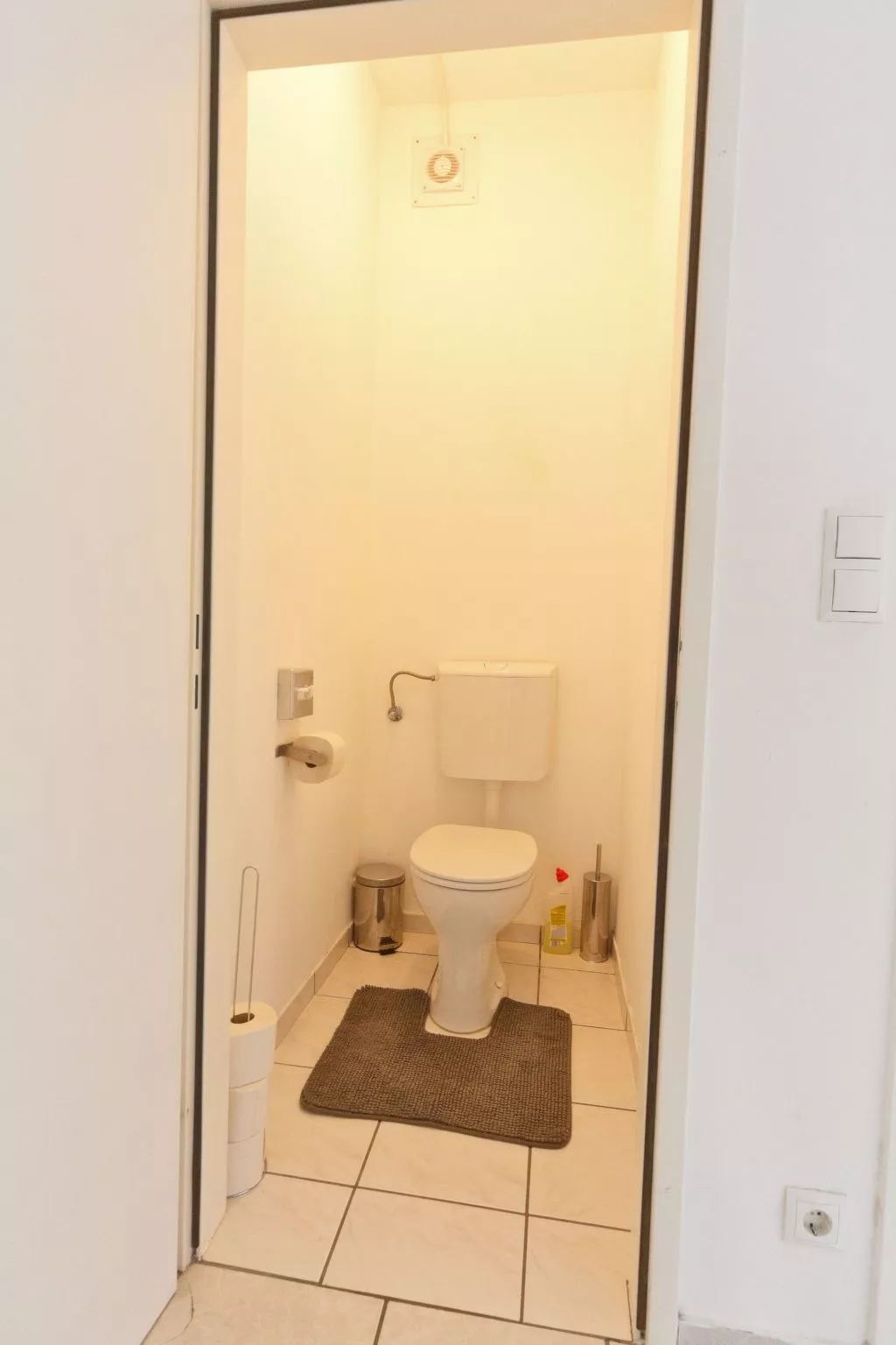 Große Ferienwohnung in Fünfhaus mit Garten - Image-tags.info