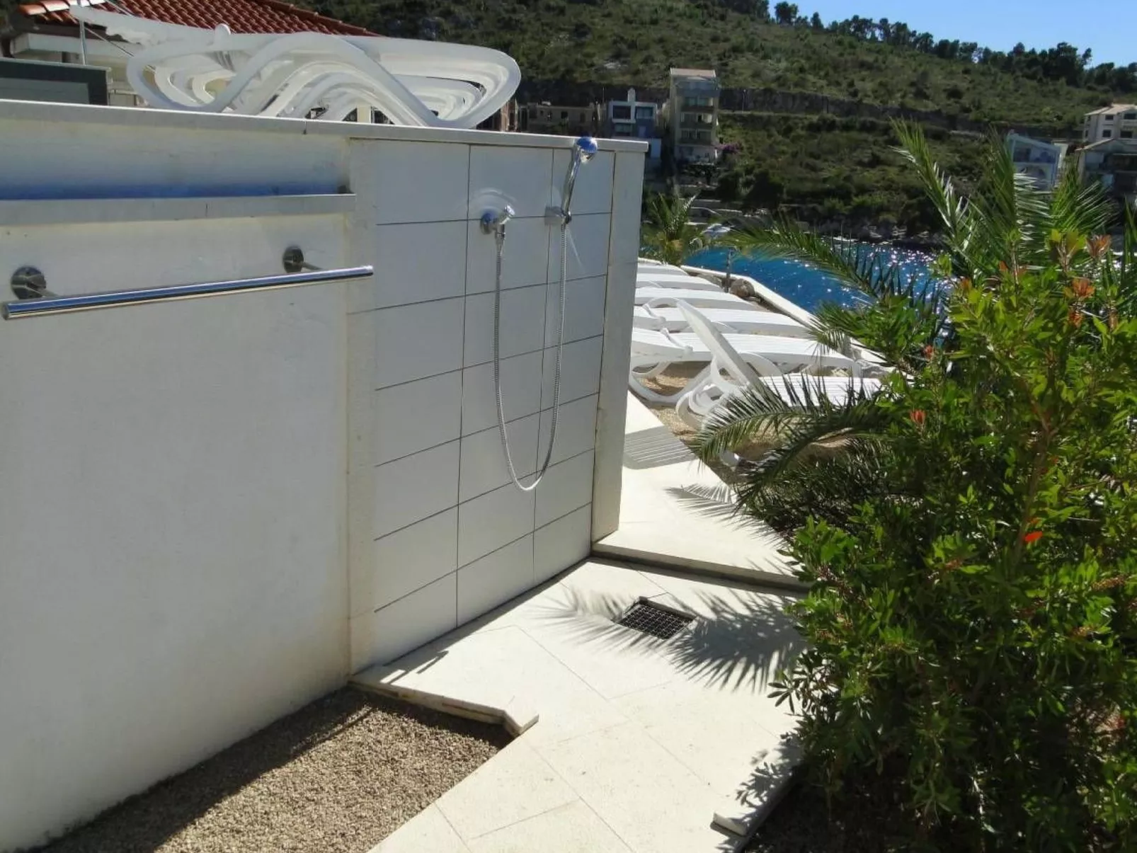 "Perla 3" mit Blick auf das Wasser - Image-tags.info