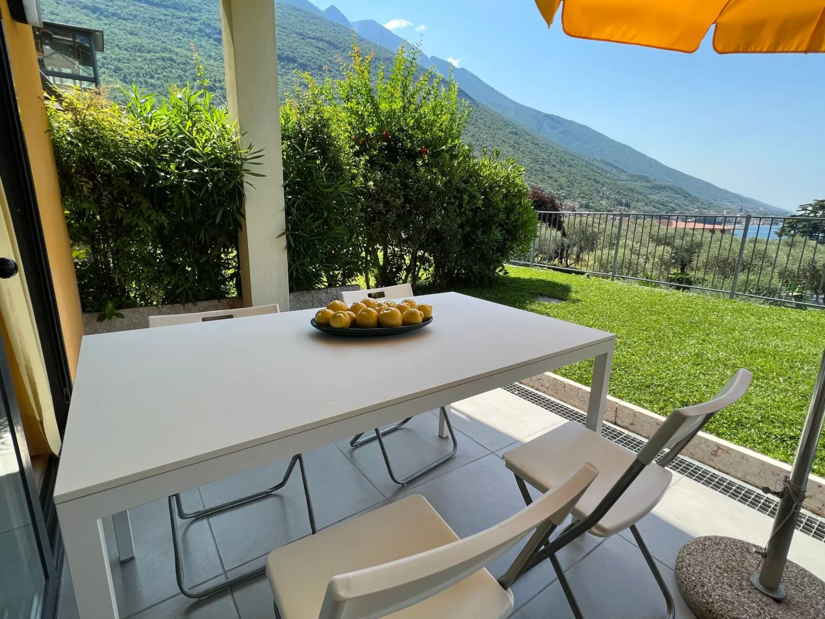 Zwei-Zimmer-Wohnung mit Seeblick - Image-tags.info