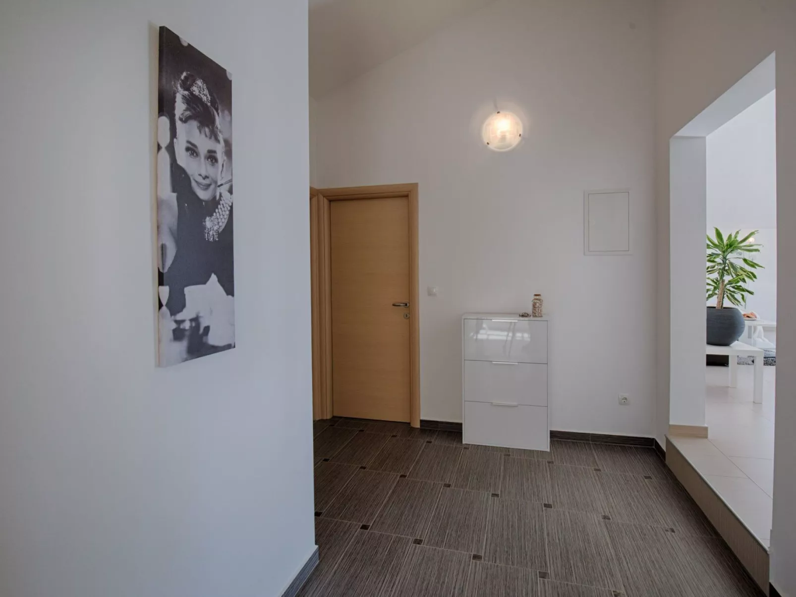 Luxuriöse Villa mit Pool, großem mediterranen Garten und Kinderspielplatz. - Image-tags.info