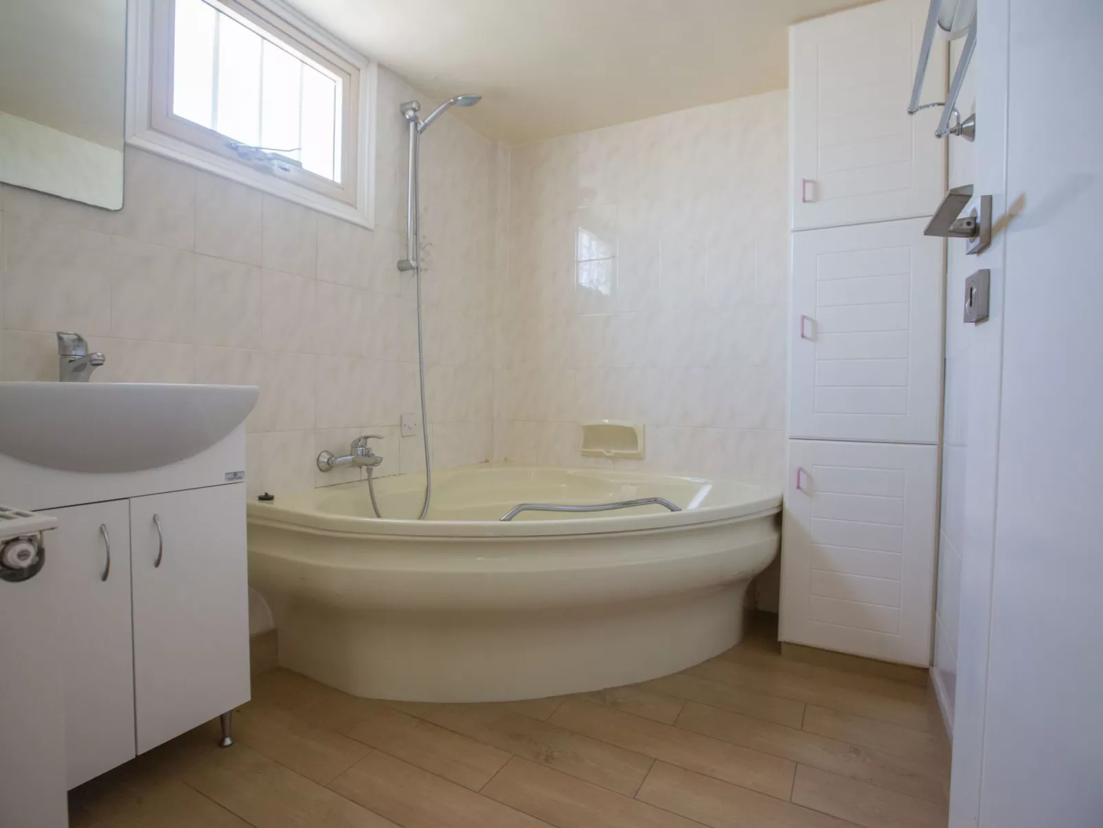 Wunderschöne Villa mit privatem Pool und großem Garten - Image-tags.info