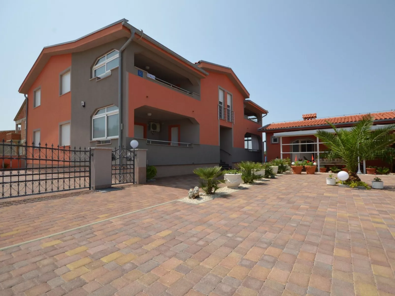 Apartment Komljen 3 - Image-tags.info