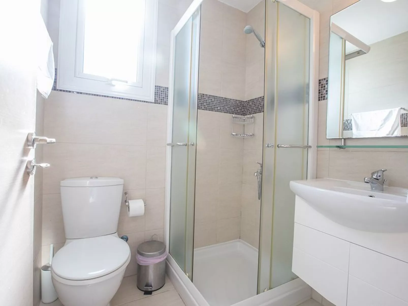 3-Bett-Villa mit privatem Pool in einer bewachten Anlage - Image-tags.info