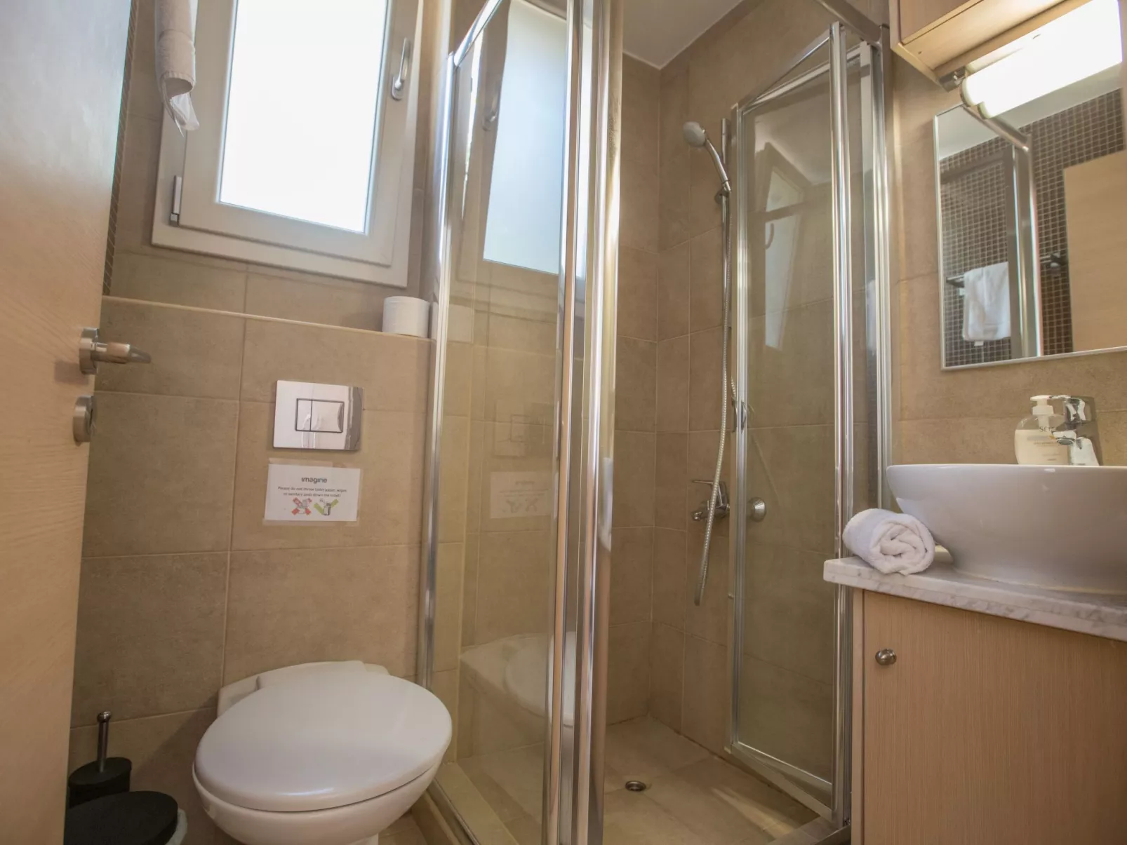 3-Schlafzimmer-Luxusvilla mit Pool und teilweise Meerblick - Image-tags.info