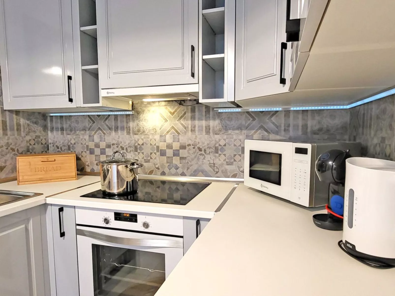 Bella Vista - Image-tags.info