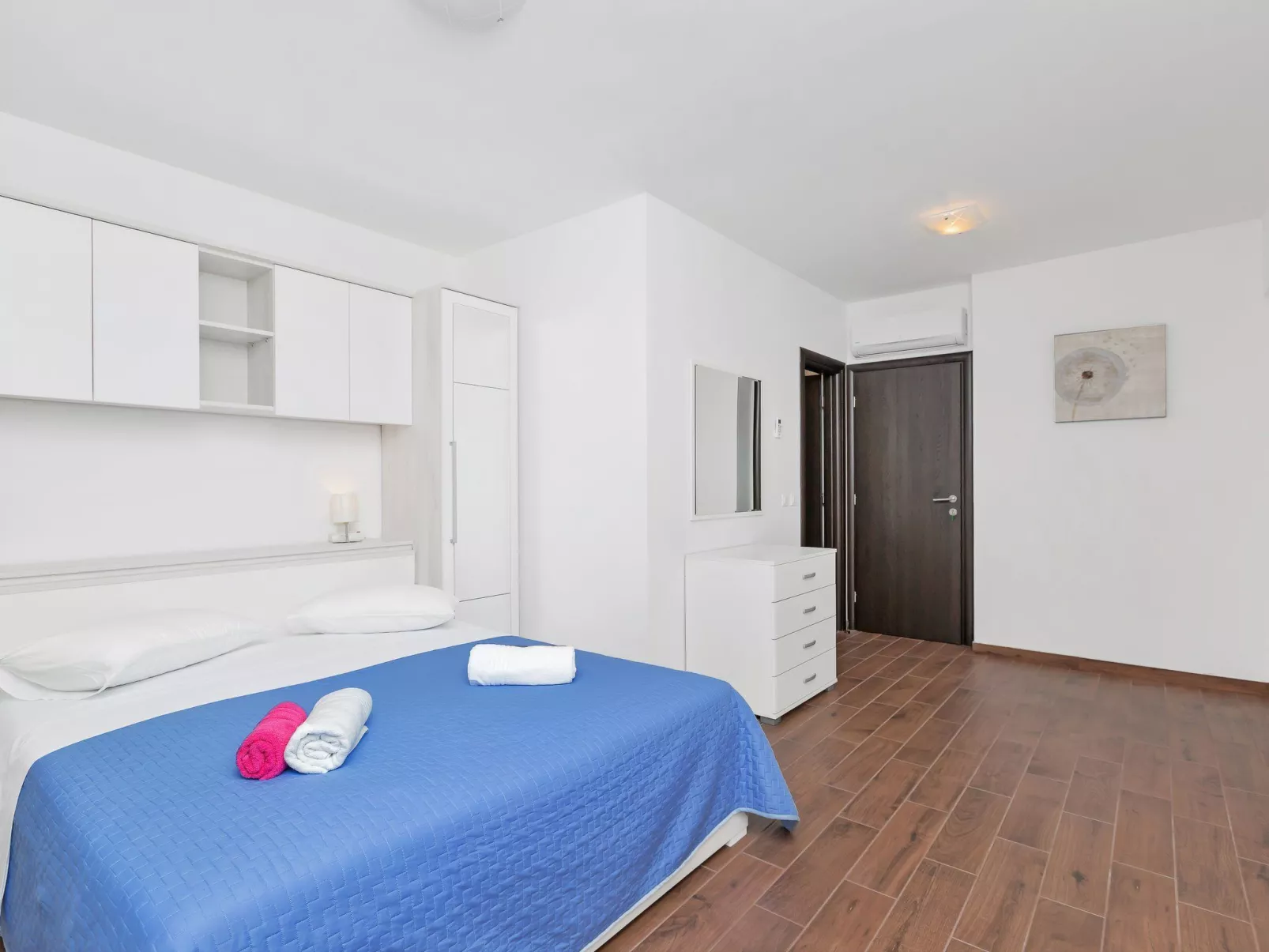 Villa Infinite mit Schwimmbad und Meerblick - Binnen