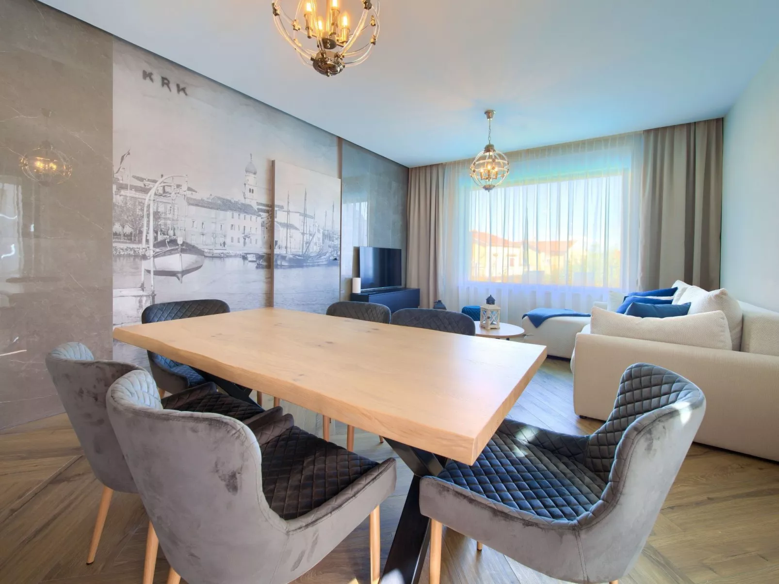 "Lana" mit Schwimmbad - Image-tags.info