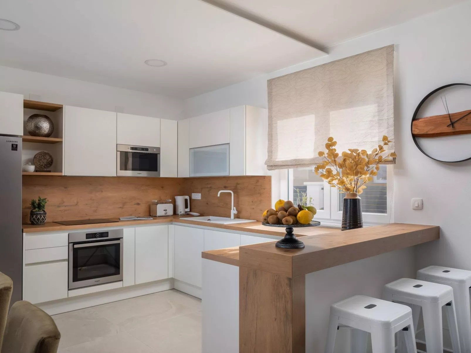 Villa in Strandnähe, Pool, Kinderspielplatz - Image-tags.info