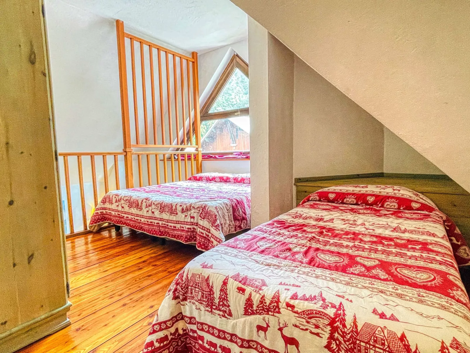 Zwei-Zimmer-Wohnung im Dachgeschoss 5 p. l. Villa Frejus - Image-tags.info