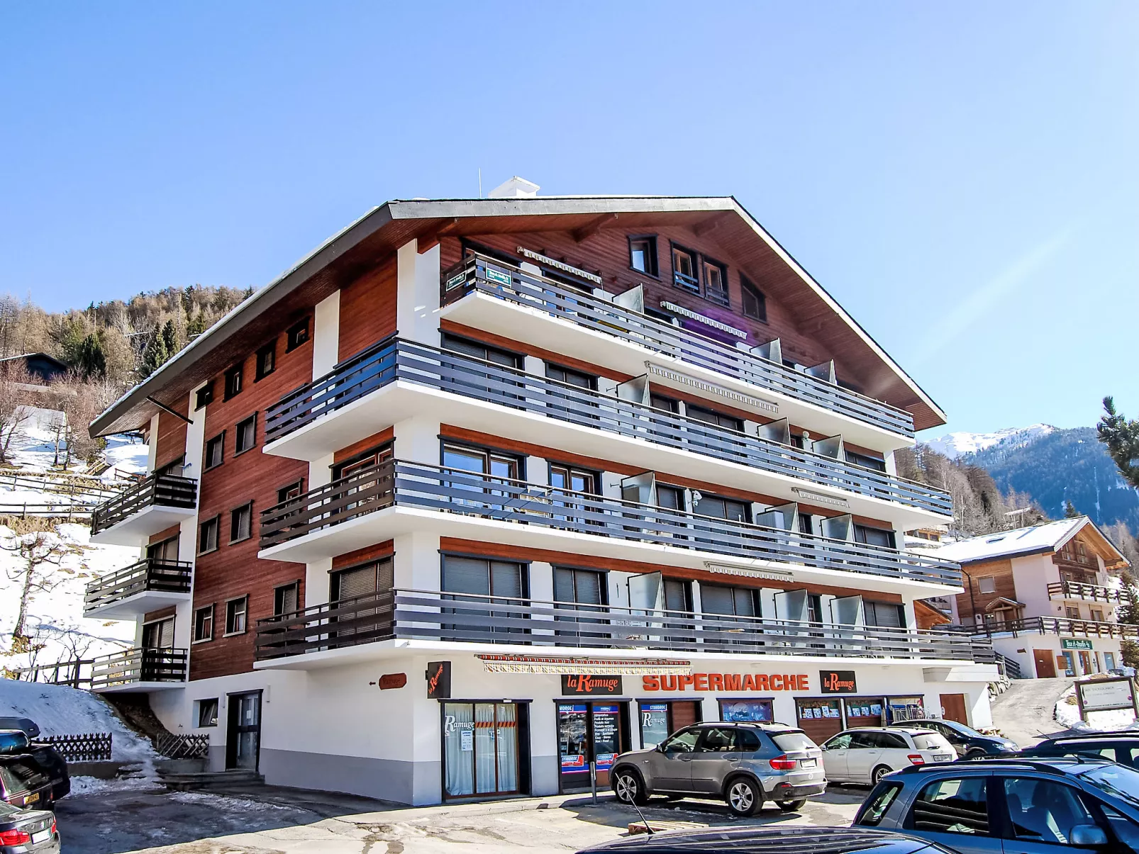 Ramuges 37A - Buiten