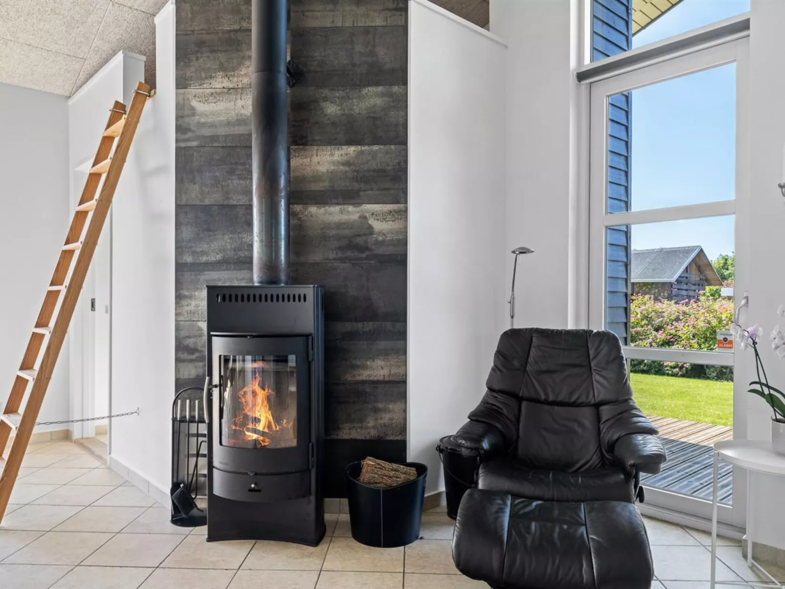 "Mildred" - 400m from the sea - Binnen