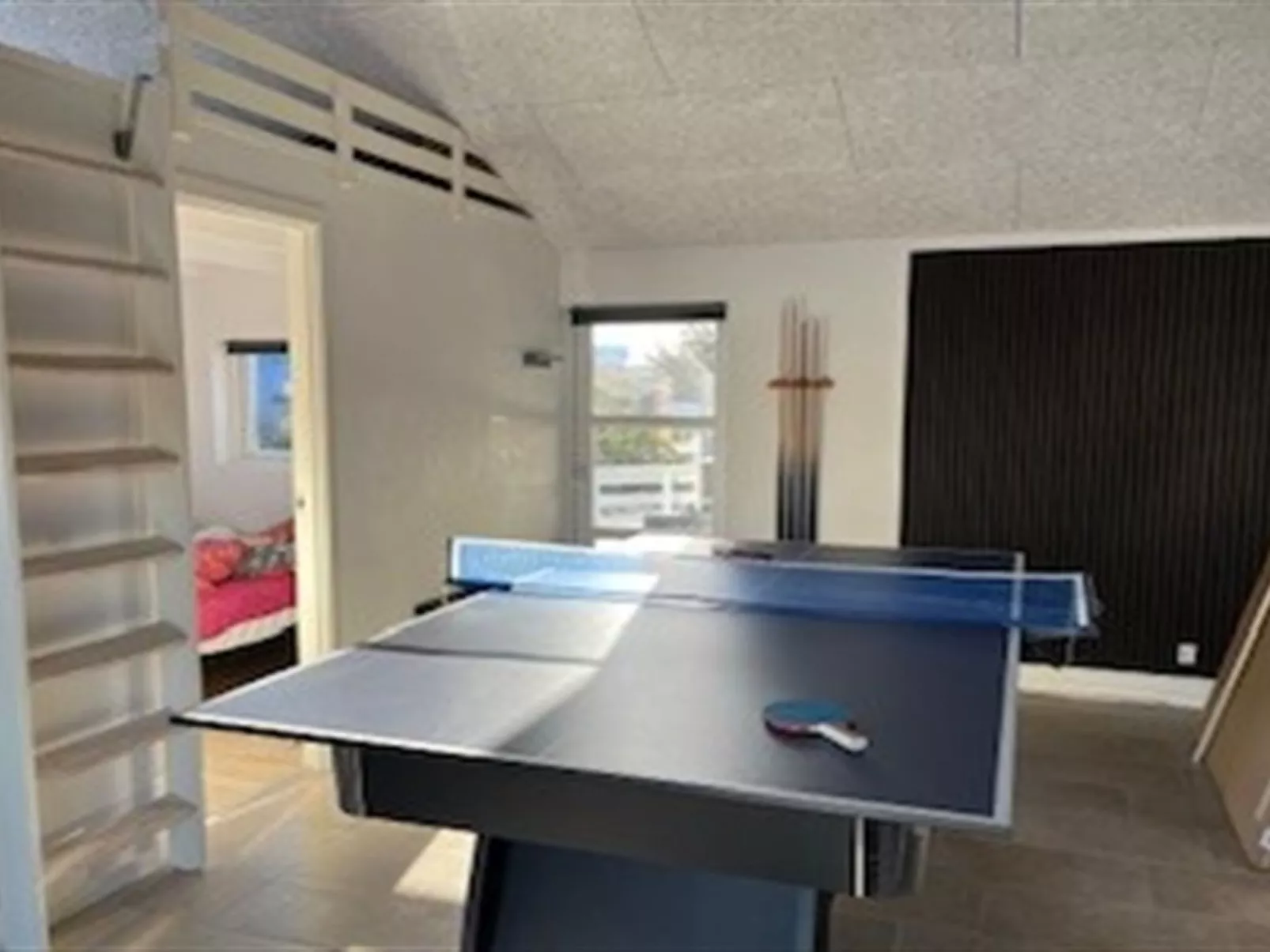 "Niesina" -  from the sea - Binnen