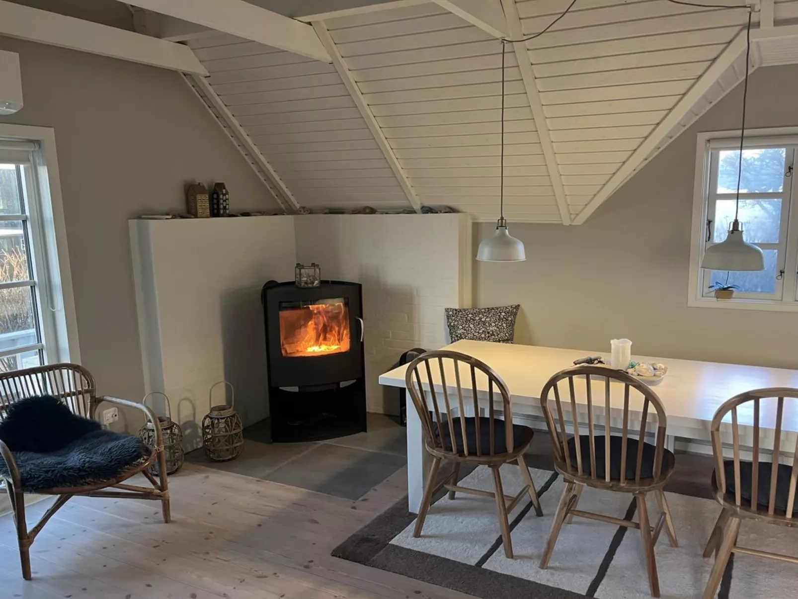 "Ulv" - 25m from the sea-Binnen