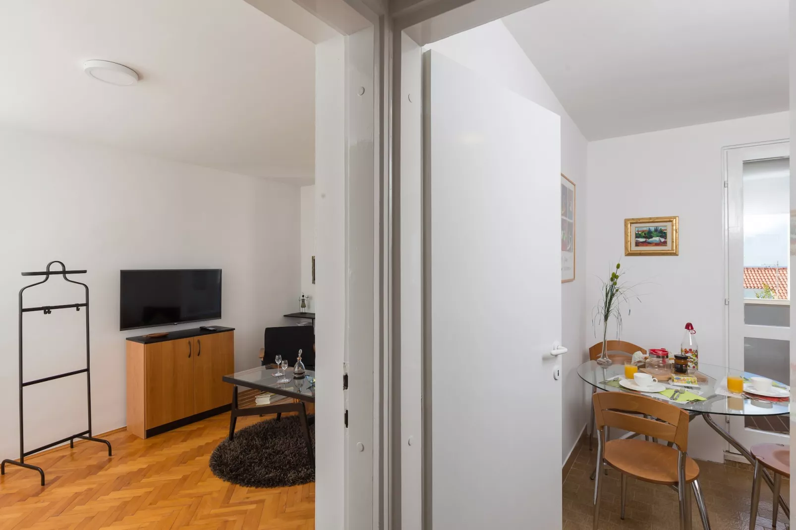 Apartment Nana-One Bedroom Apartment with Loggia and Sea View-Binnen