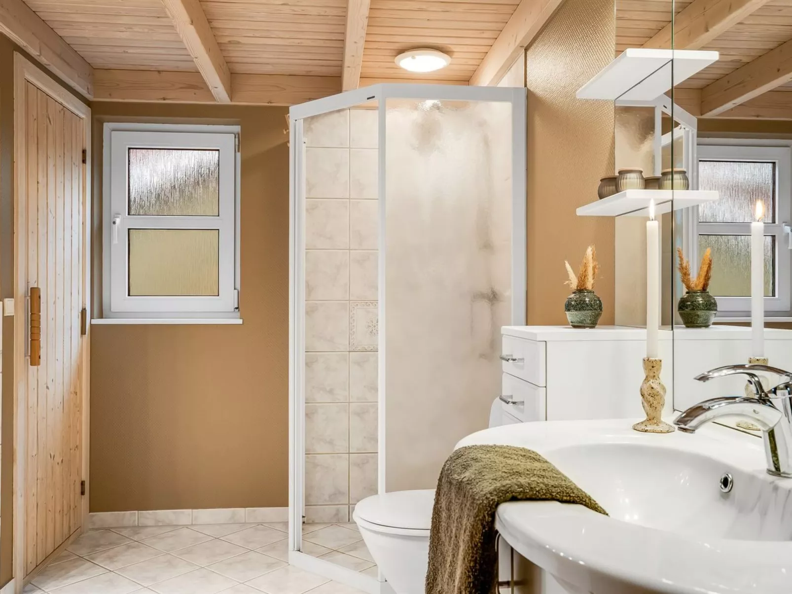 "Henne" -  from the sea-Binnen