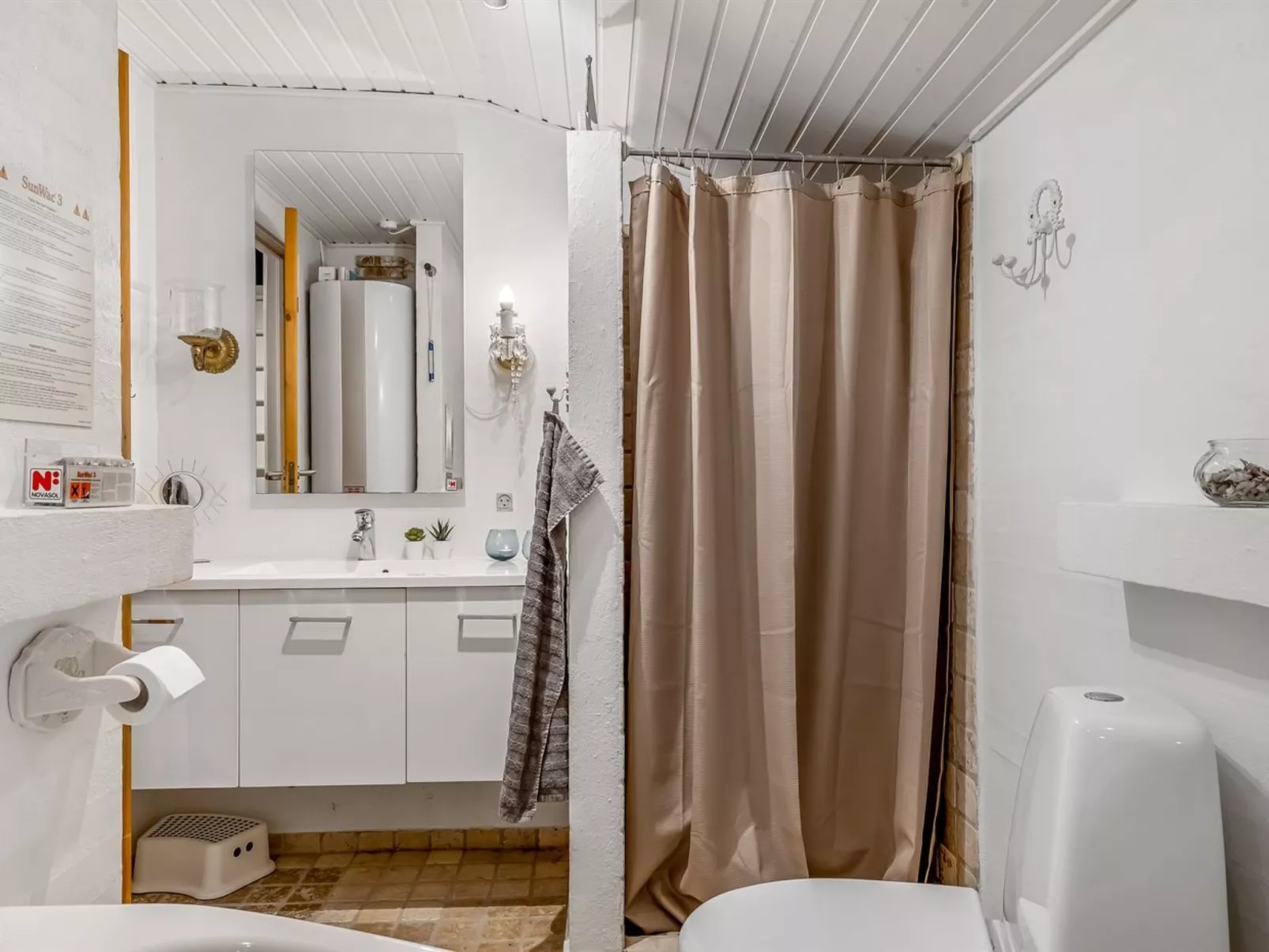 "Felicia" -  from the sea - Binnen