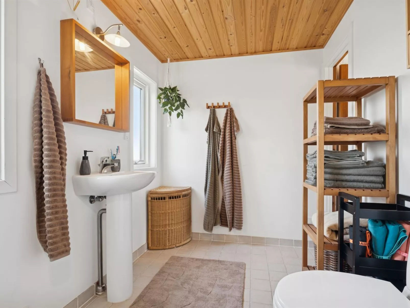 "Joseph" - 500m from the sea-Binnen