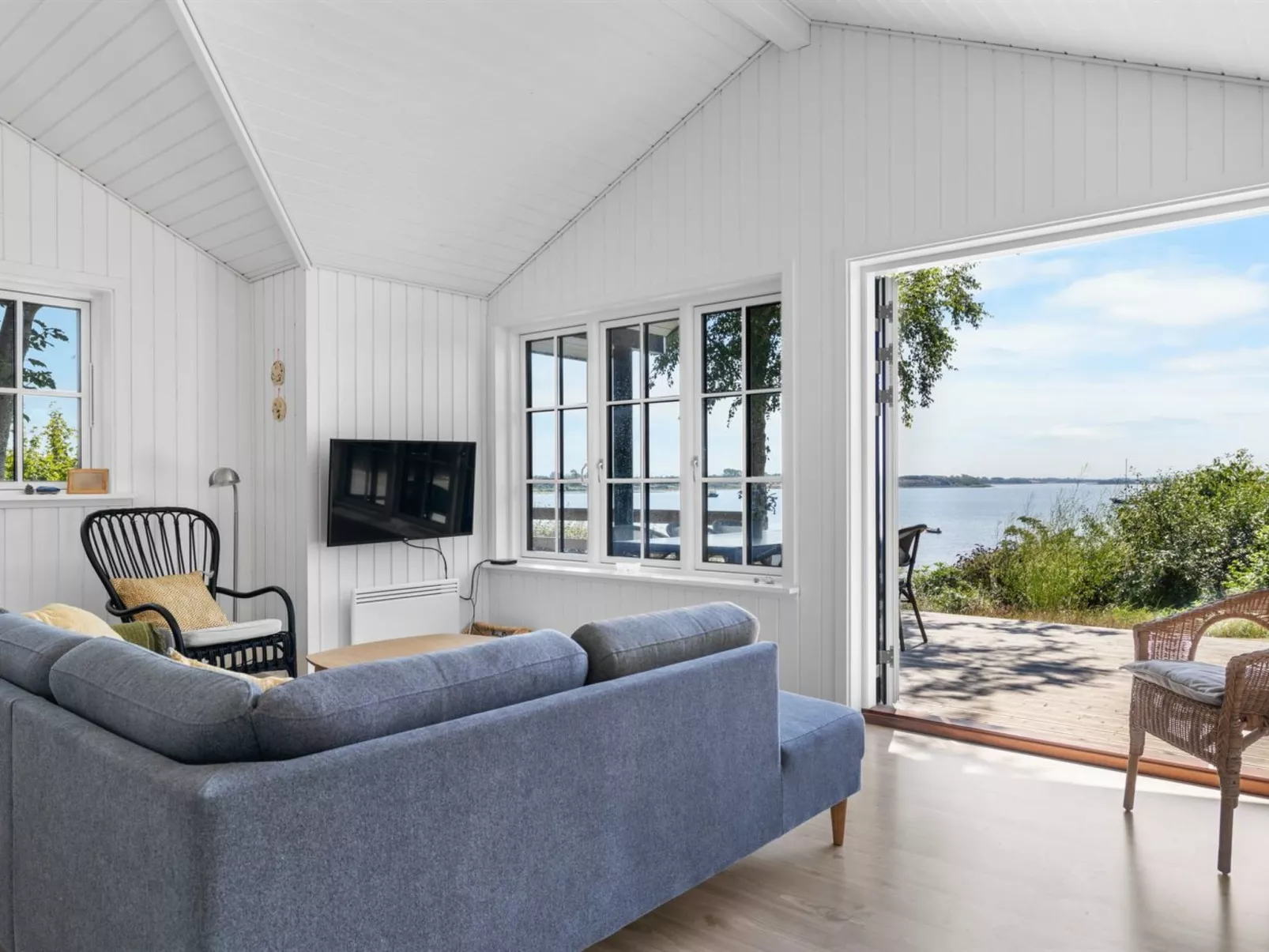 "Edvardsine" - 40m from the sea-Binnen