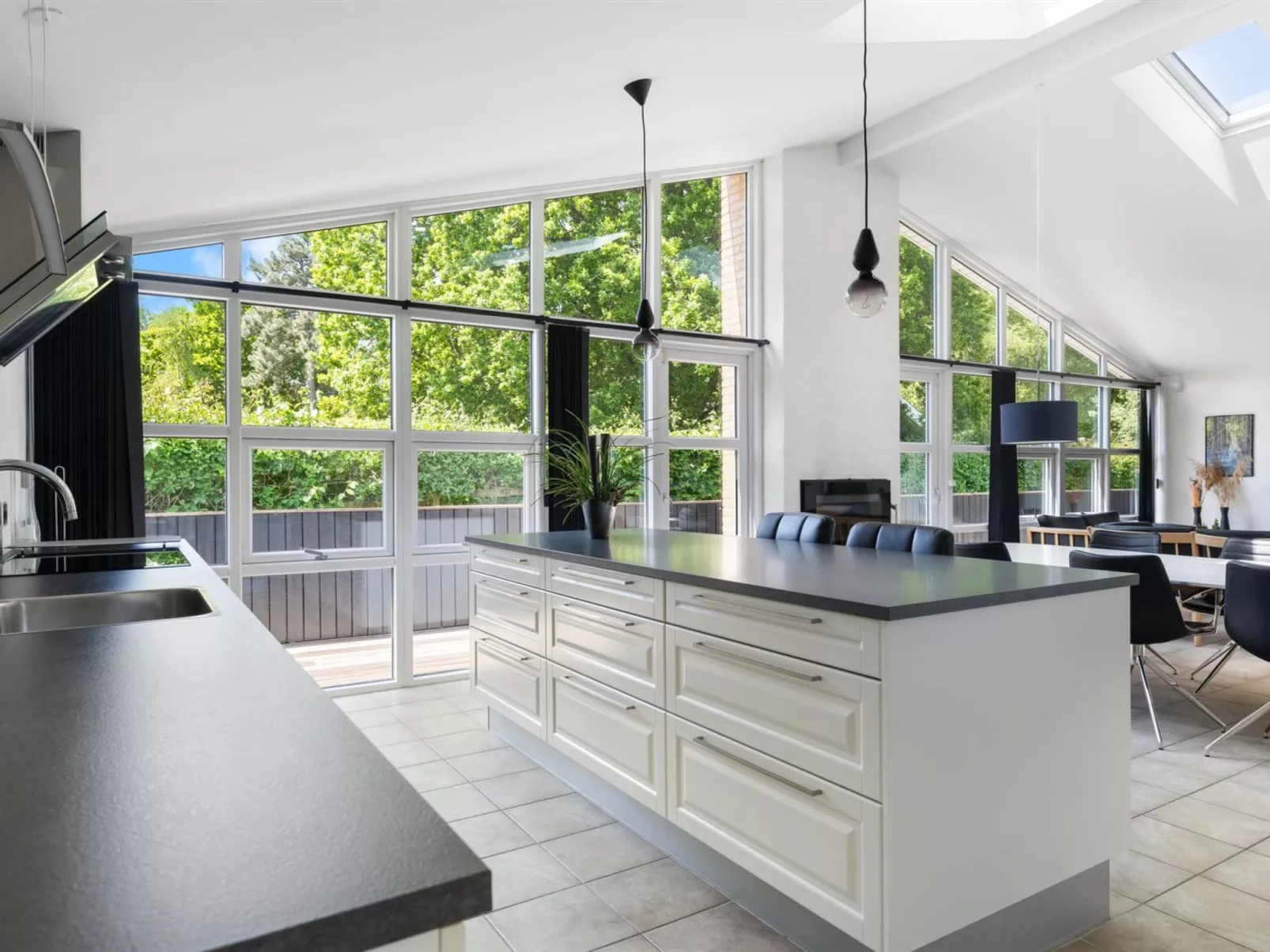 "Merrit" - 280m from the sea-Binnen