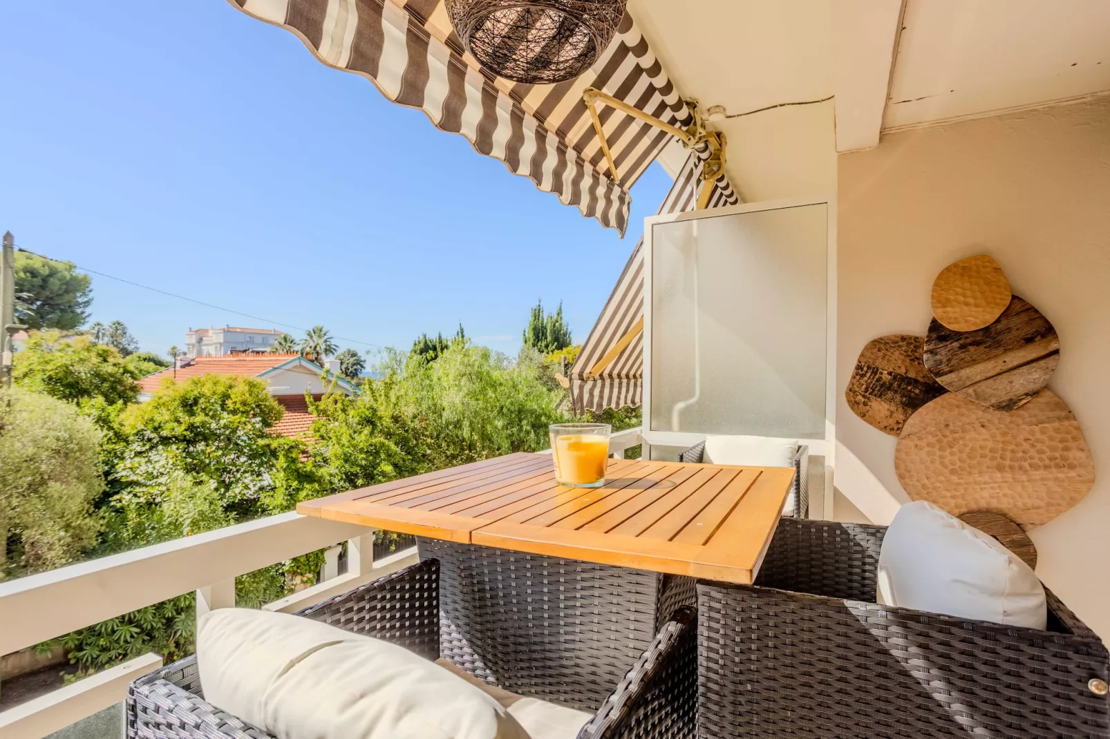 MB-2-PINS-M-Niet-getagd