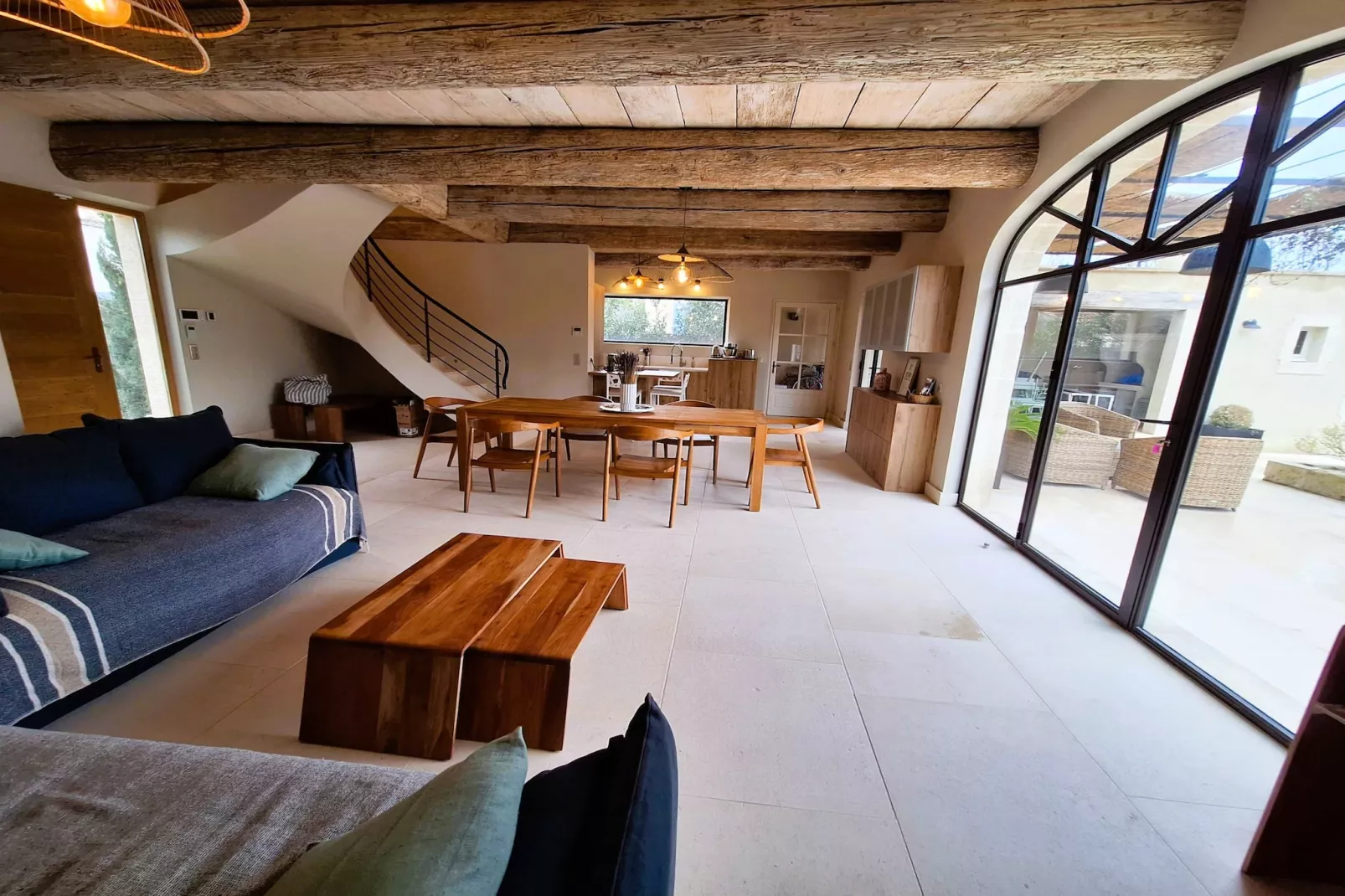 Le Mas Sorella – Votre Évasion Provençale au Cœur des Alpilles-Eetkamer