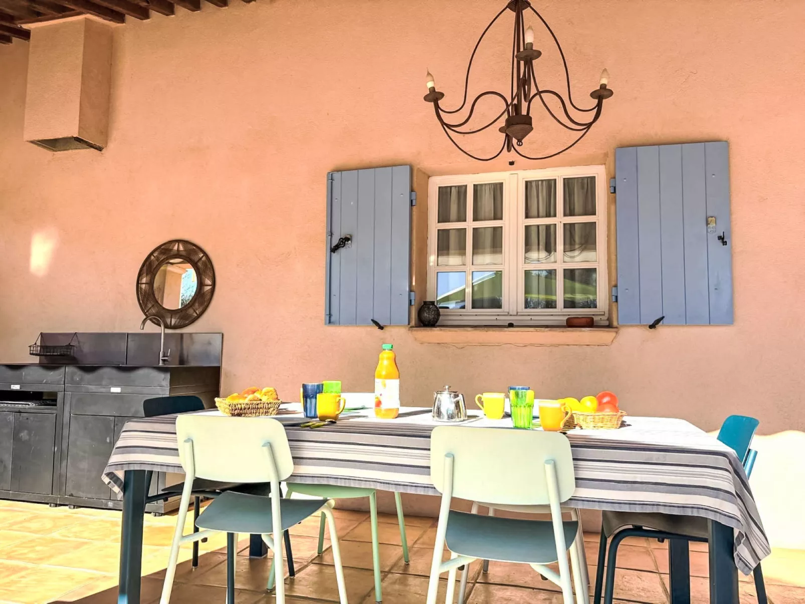 Le Grand Pin - Buiten