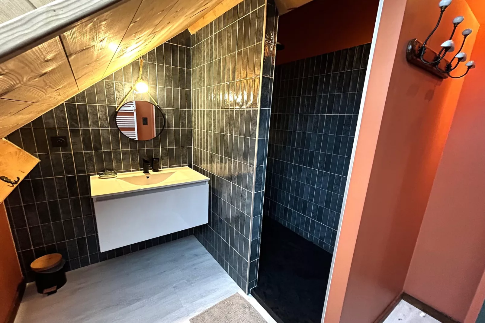 Maison de Vacances XXL Gouville sur mer-Badkamer