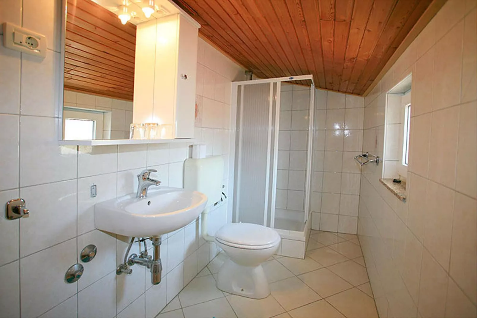 Sv Marija1 - Ferienwohnung 5 - Typ 4plus2 - Badkamer