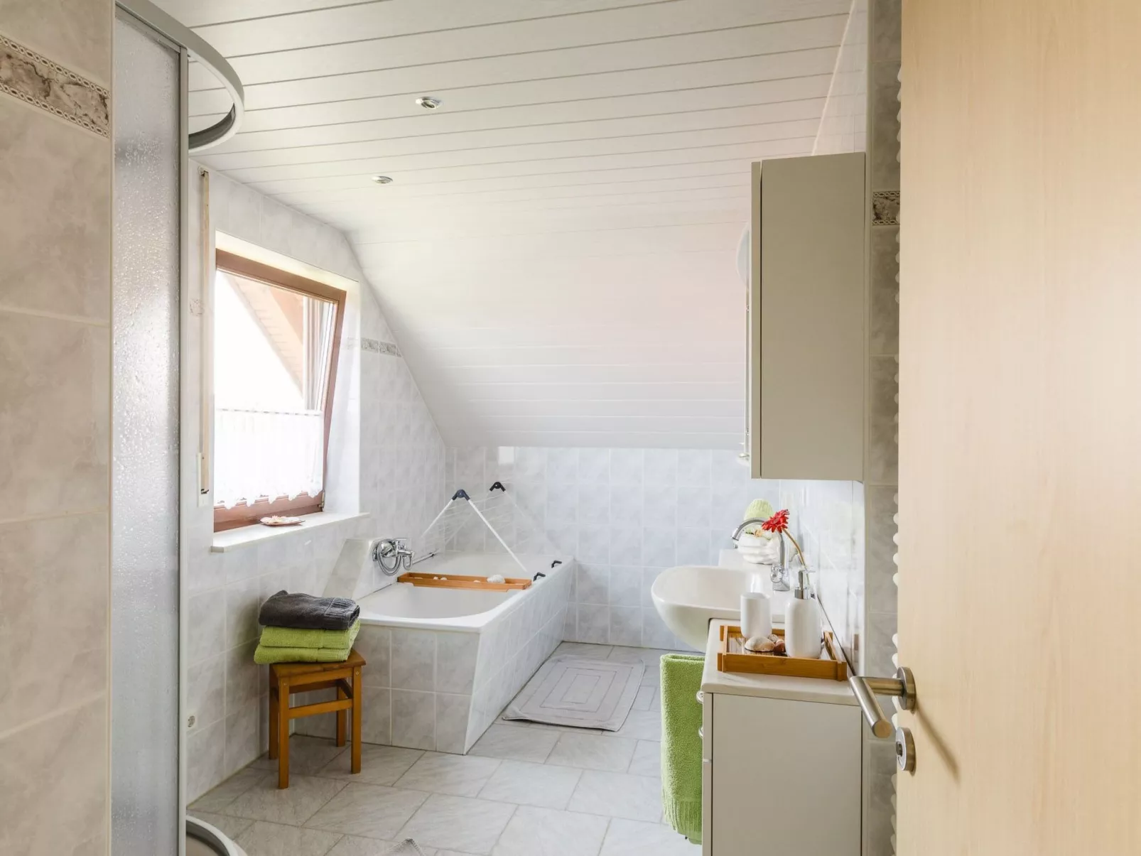 Mit Parkplatz und Fahrradunterstellmöglichkeit mit Balkon nah am Wald - Image-tags.info