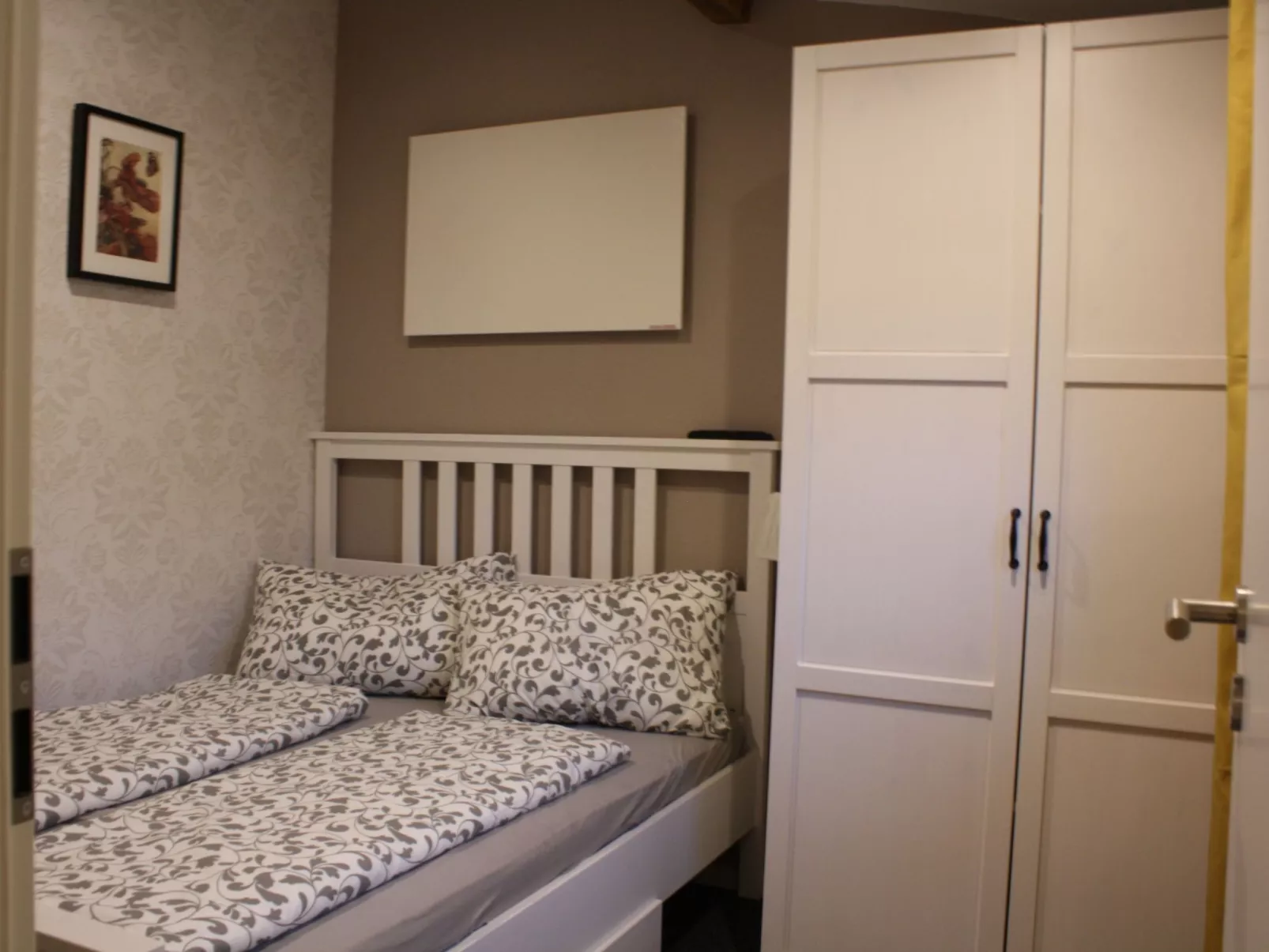 Mia - Image-tags.info