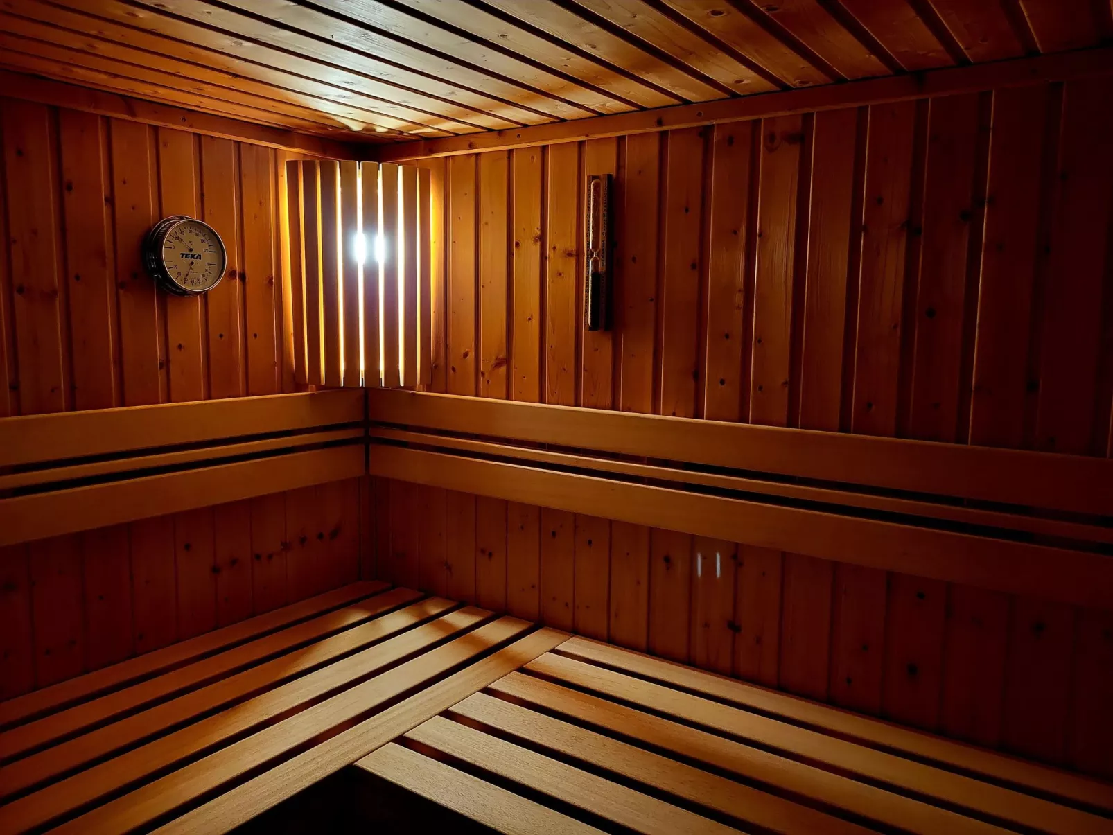 Wellnessparadies mit Sauna und Whirlpool - Image-tags.info