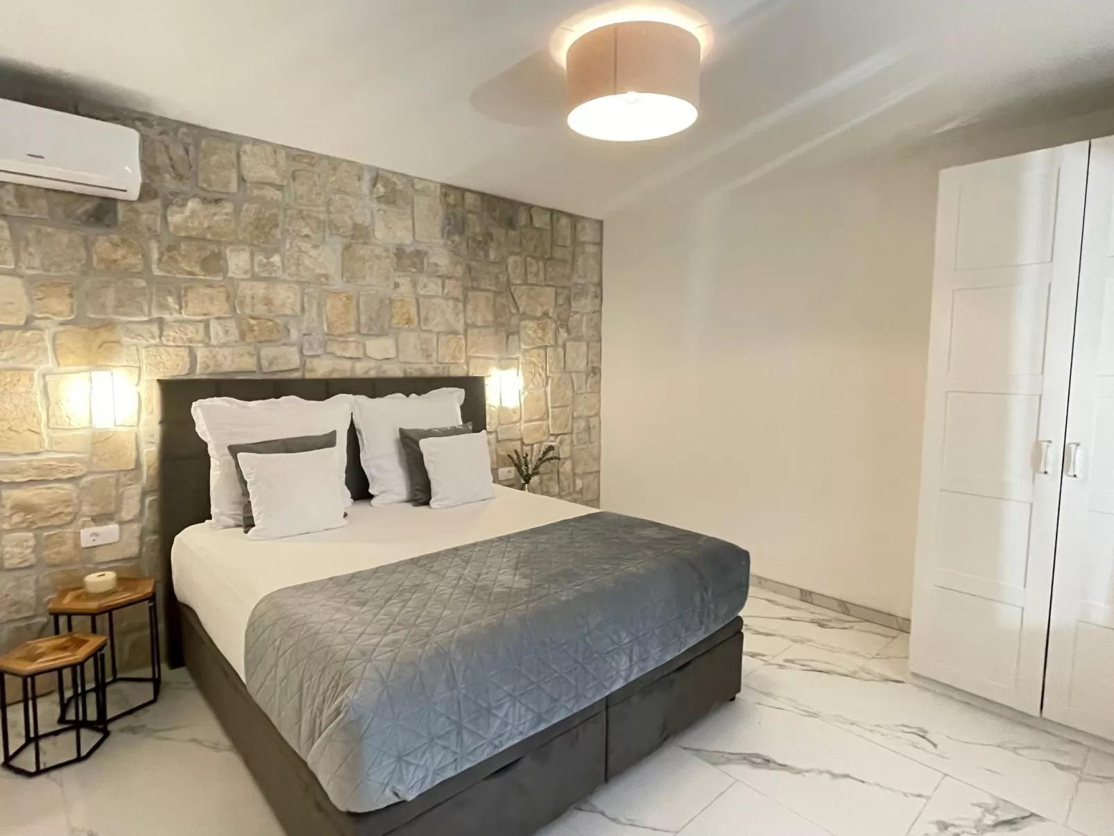 Stonehouse-Pag - Image-tags.info