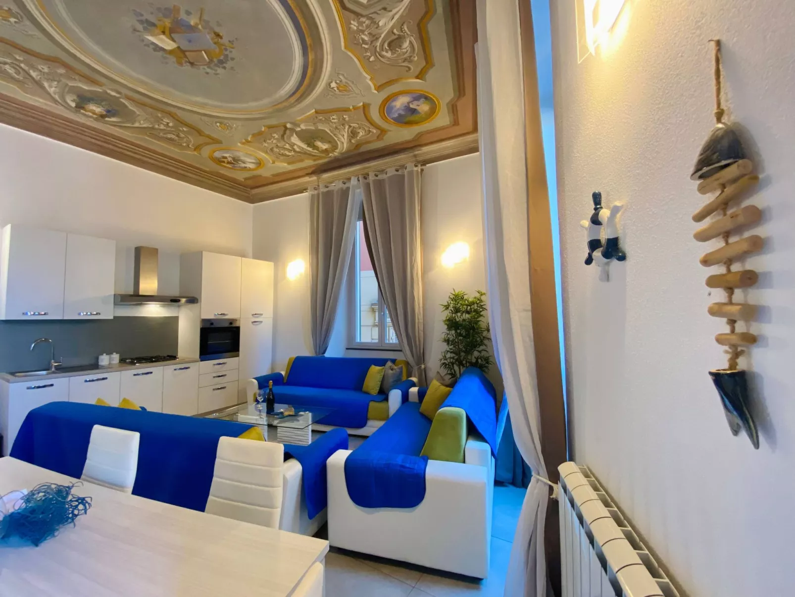 Charmante Wohnung mit Meerblick und Garage - Image-tags.info