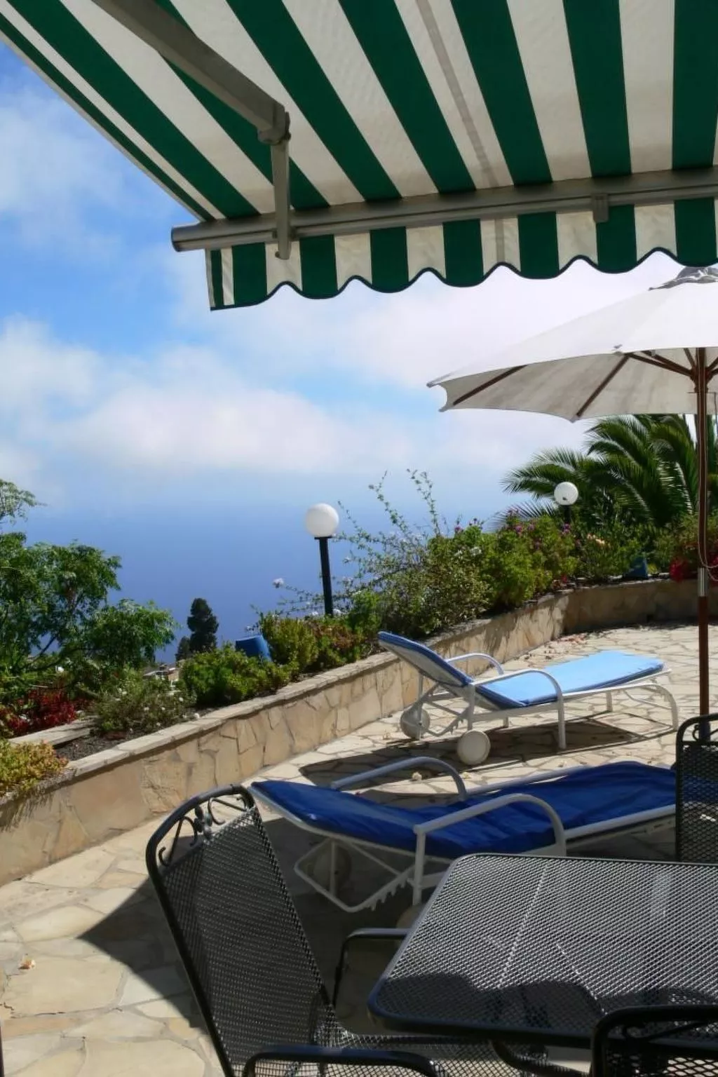 Anspruchsvolle Ferienvilla mit Panoramablick - Image-tags.info