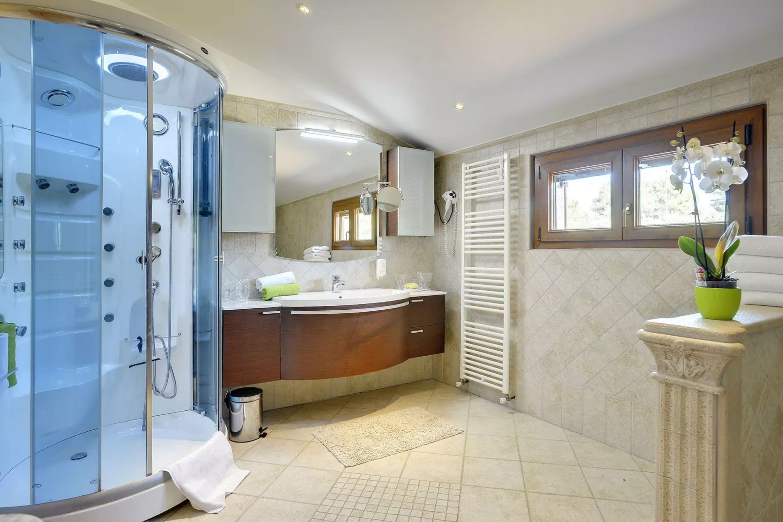 Villa Sunny Flowers-Badkamer